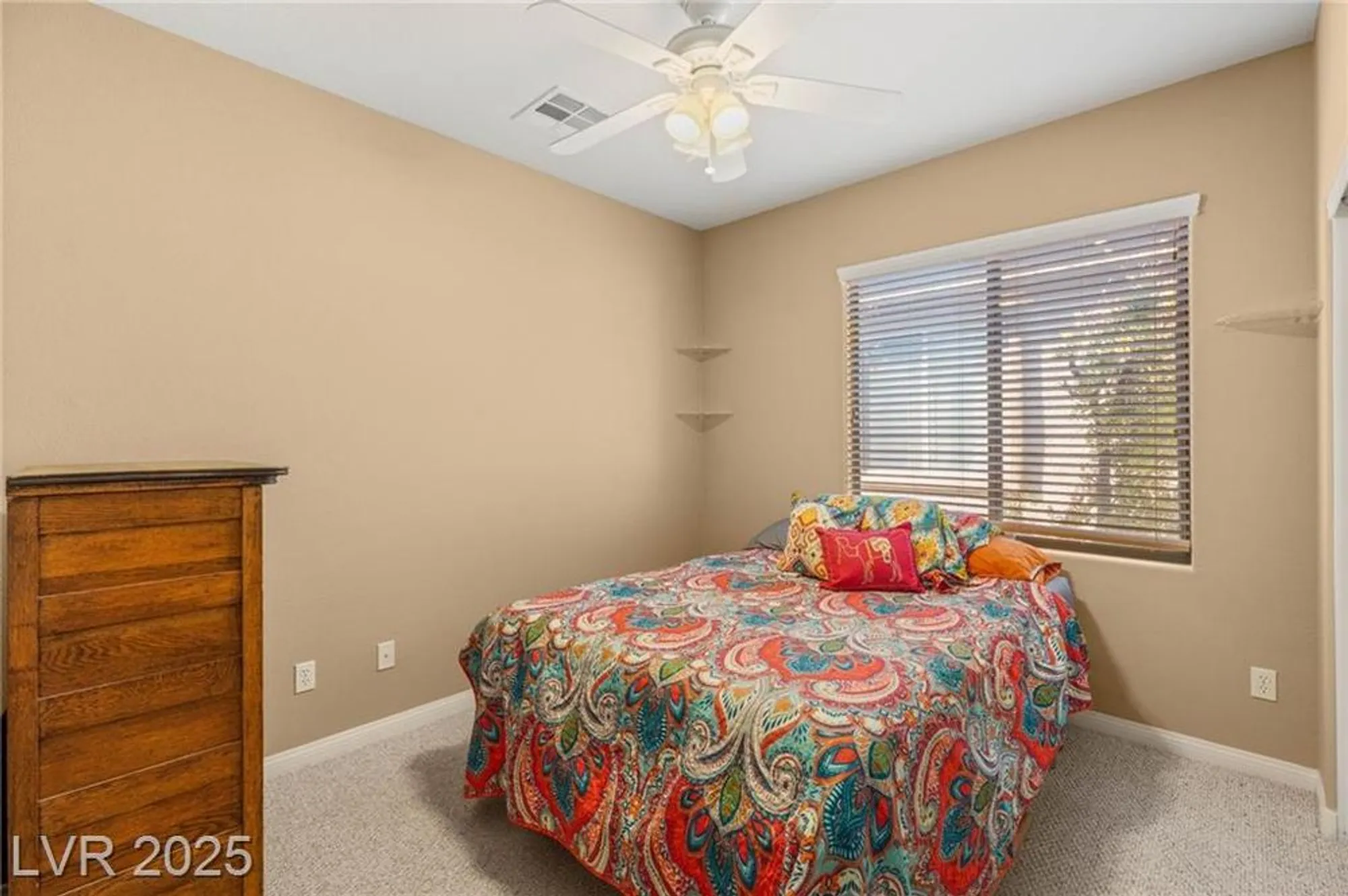 Property Slideshow image 28 of 39 | 5805 hannah brook st, North Las Vegas, NV, 89081