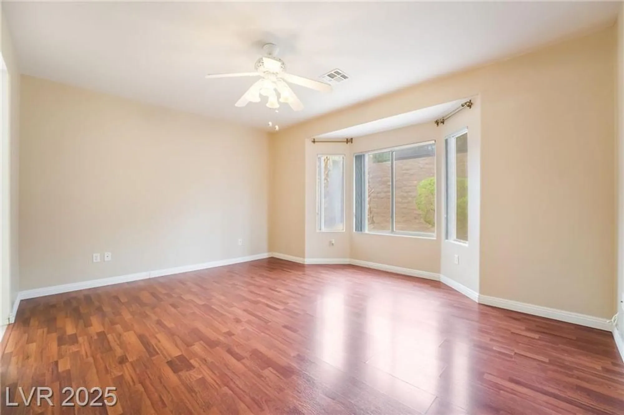 Property Slideshow image 31 of 58 | 2539 evansville ave, Henderson, NV, 89052