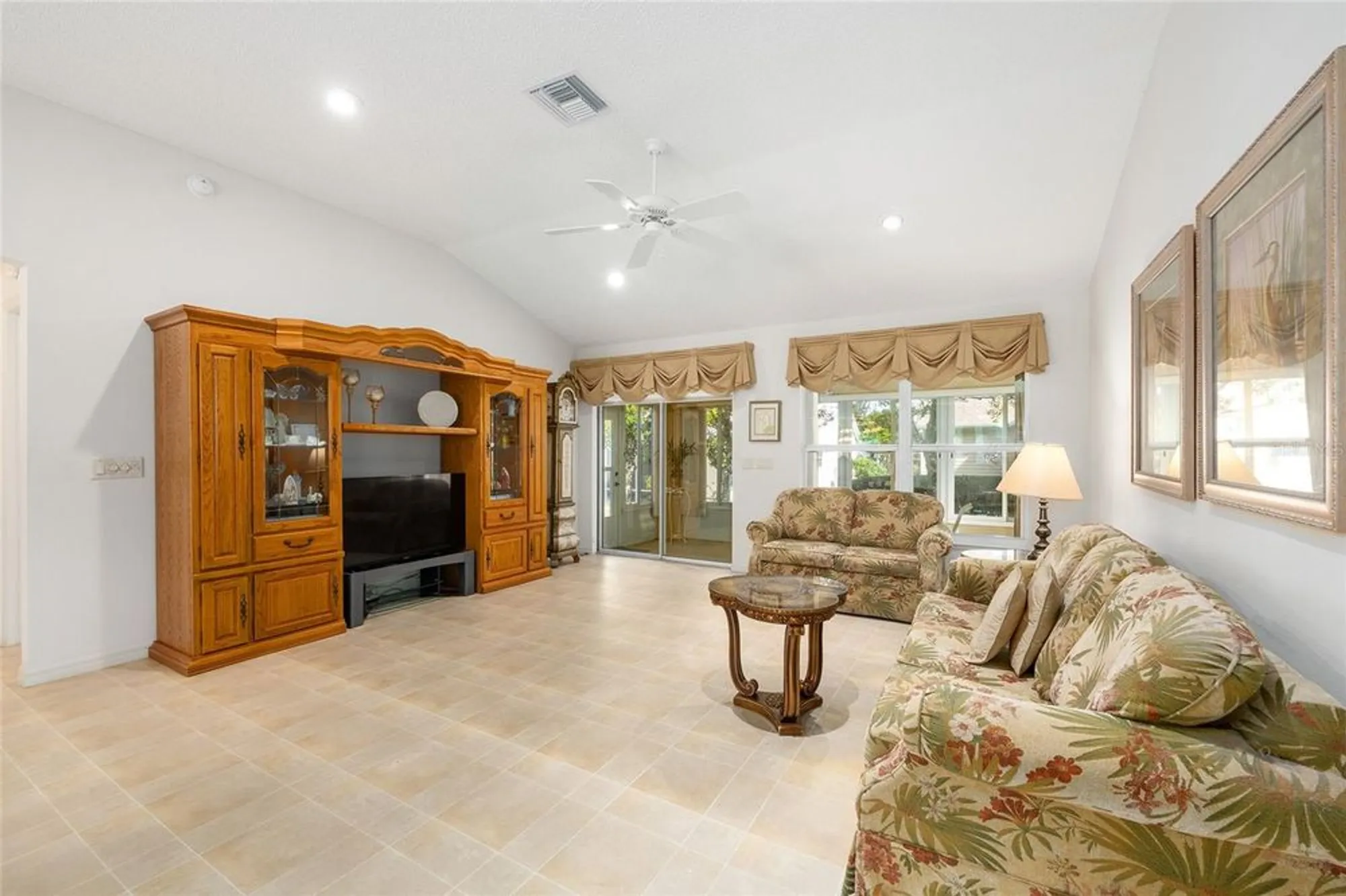 Property Slideshow image 19 of 47 | 8368 se 176th lawson loop, The Villages, FL, 32162