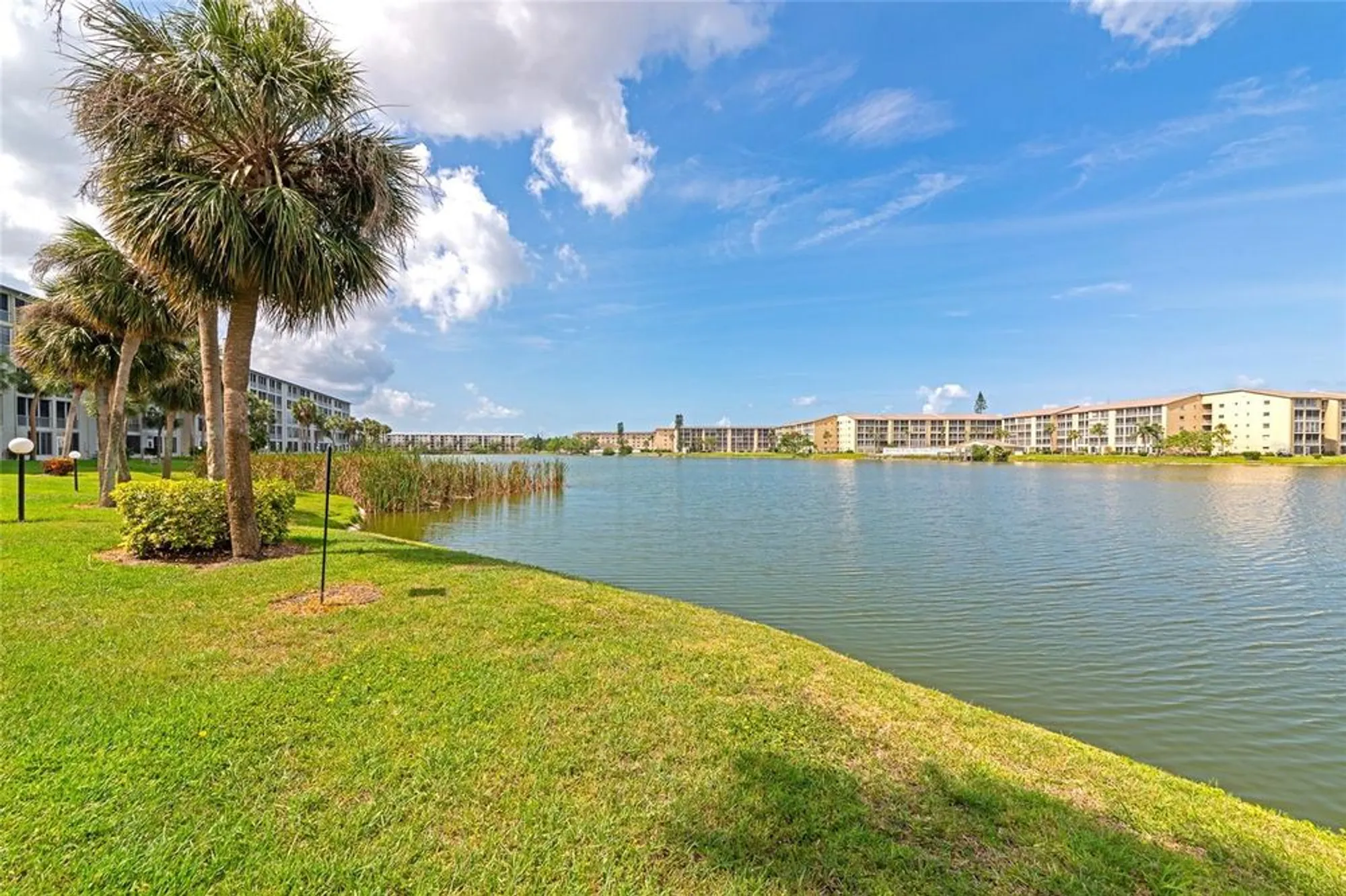Property Slideshow image 33 of 44 | 3072 lake bayshore dr o- 119, Bradenton, FL, 34205