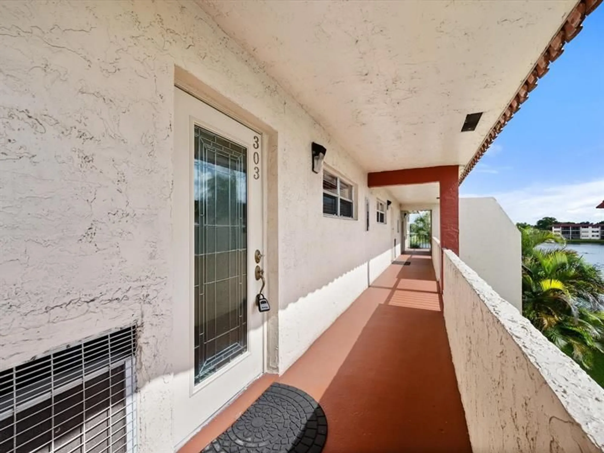 Property Slideshow image 29 of 44 | 9300 n hollybrook lake dr 303, Pembroke Pines, FL, 33025
