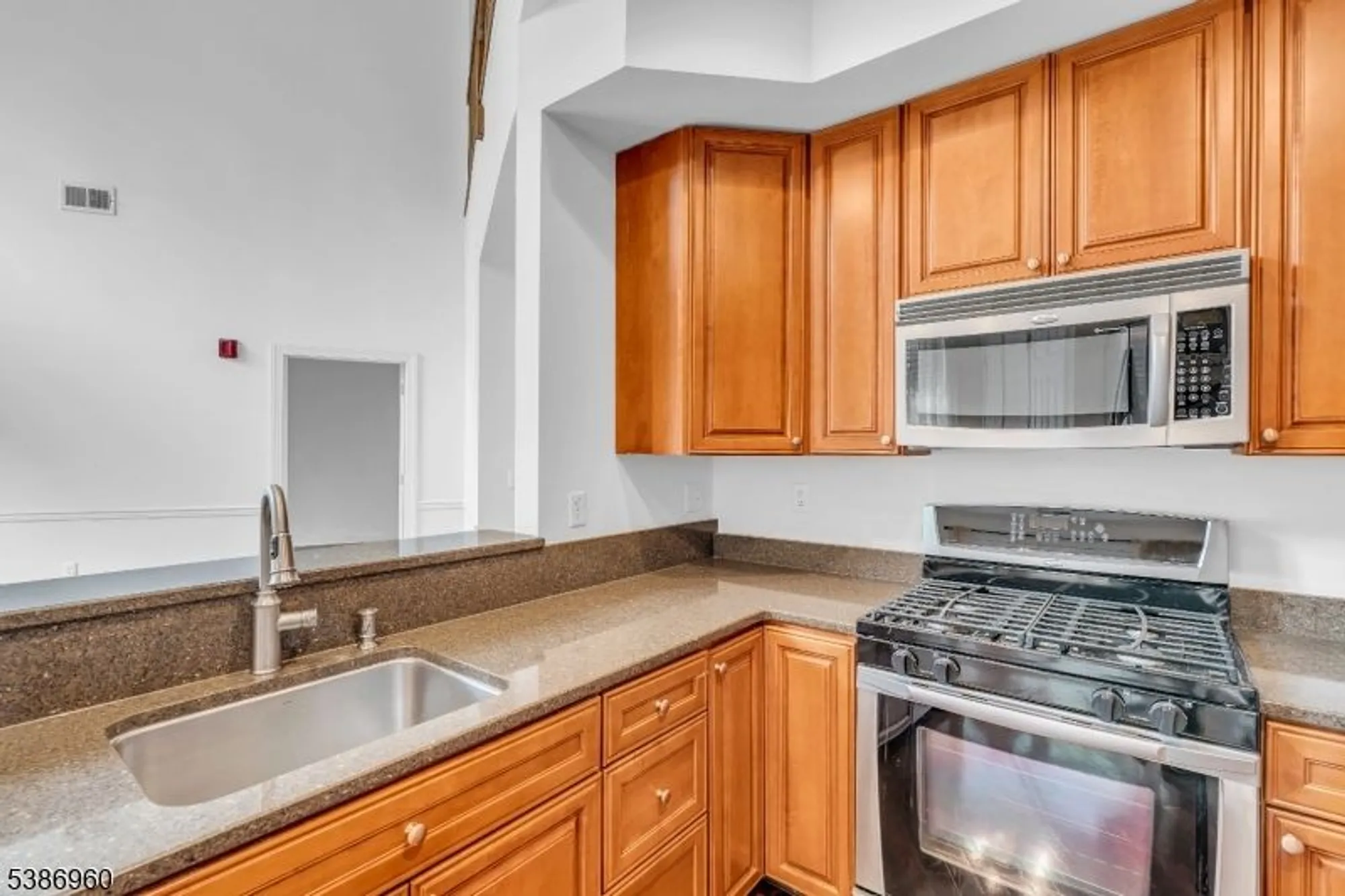 Property Slideshow image 15 of 38 | 182 victoria dr, Basking Ridge, NJ, 07920