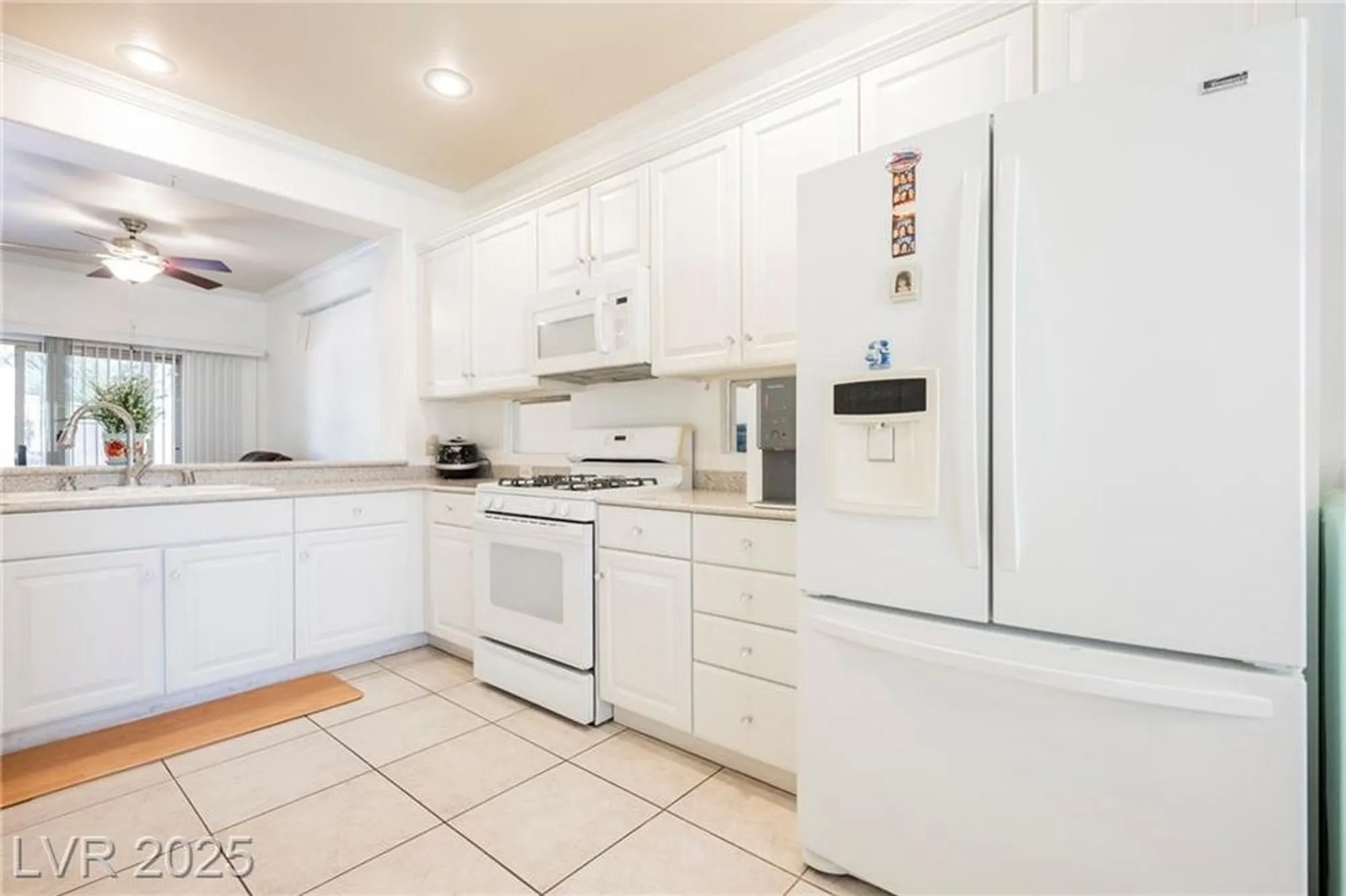 Property Slideshow image 10 of 50 | 1818 eagle mesa ave, Henderson, NV, 89012