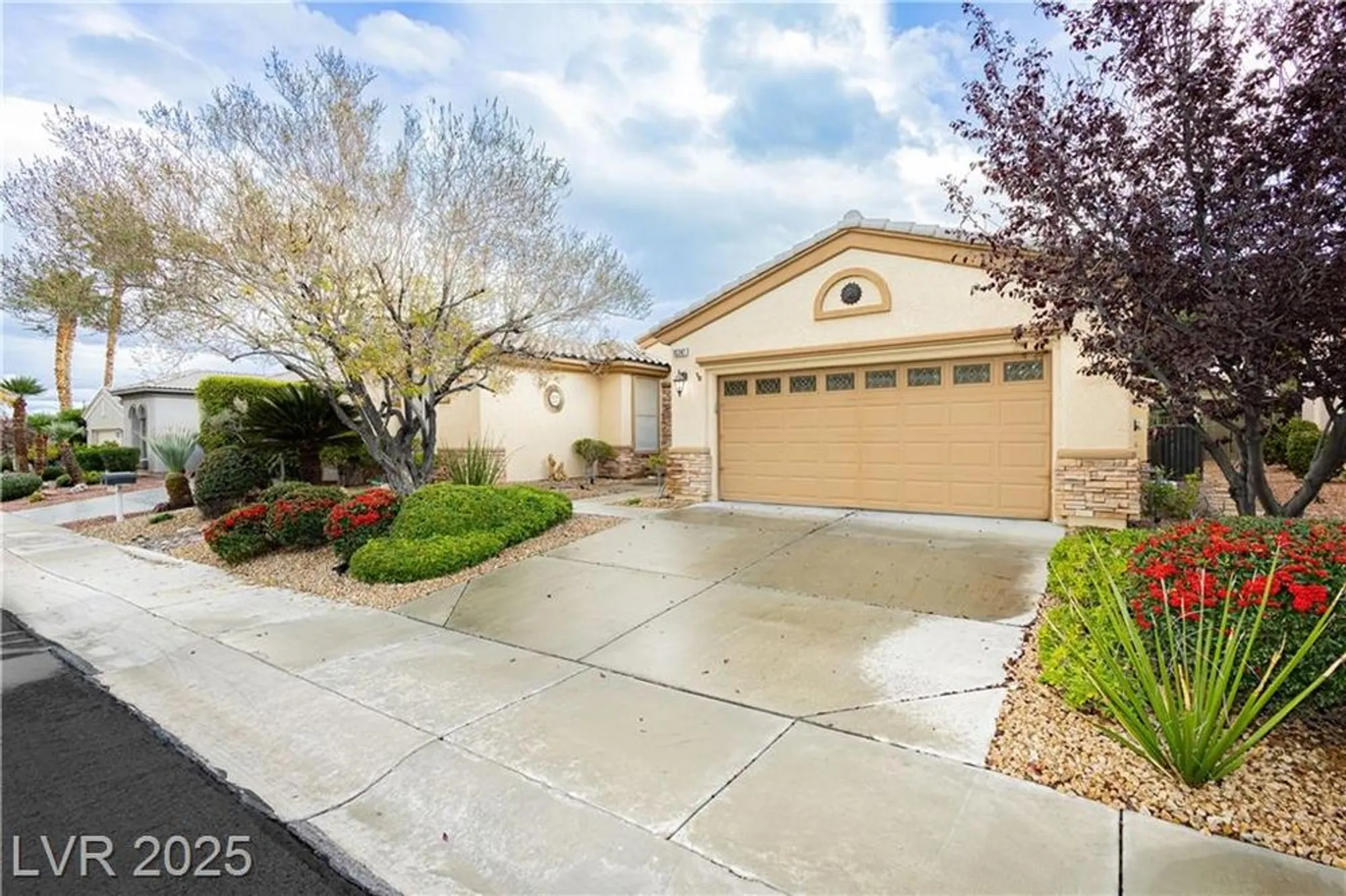 Property Slideshow image 4 of 45 | 10347 profeta ct, Las Vegas, NV, 89135