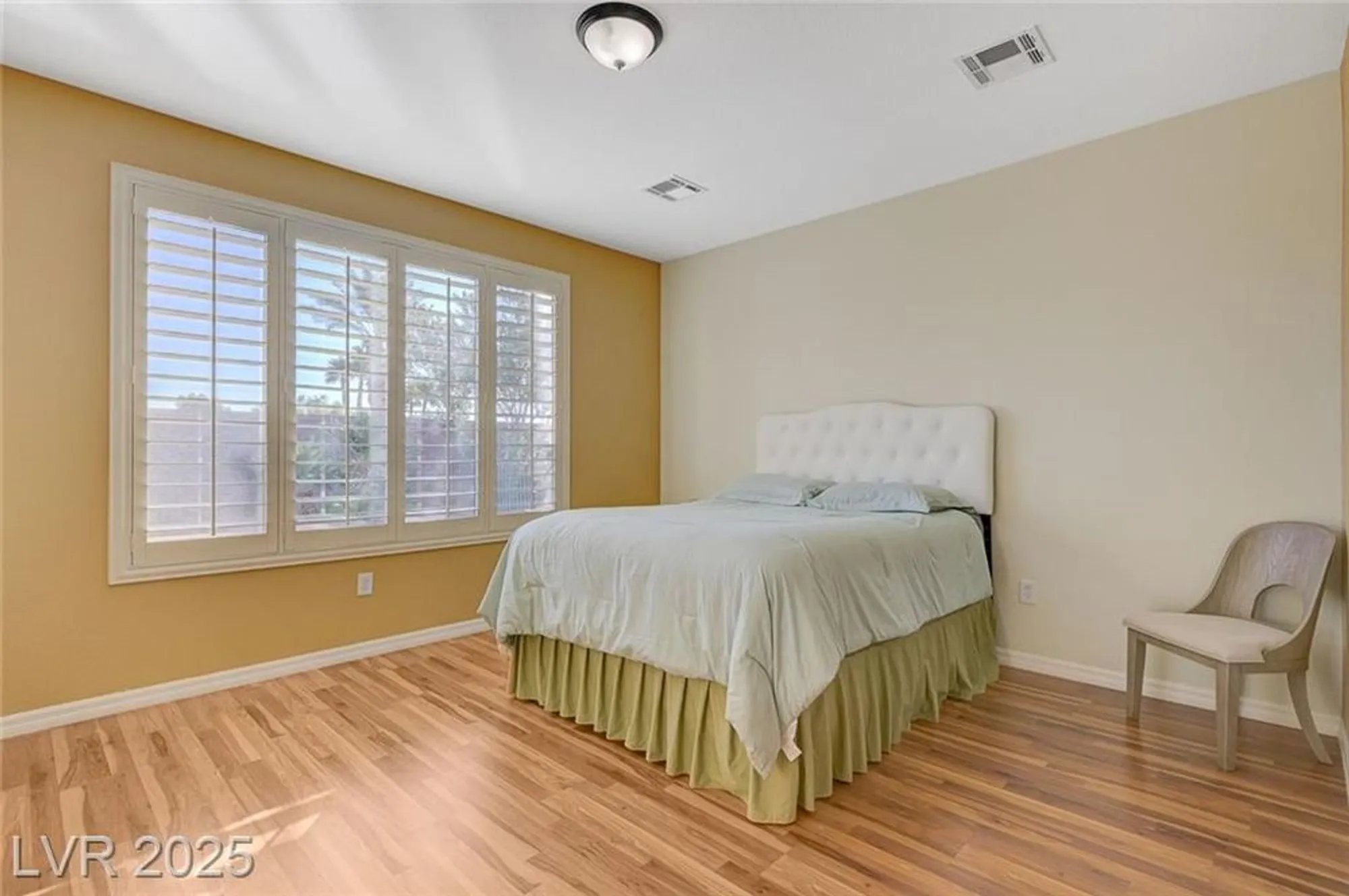 Property Slideshow image 26 of 72 | 4956 momenti st, Las Vegas, NV, 89135