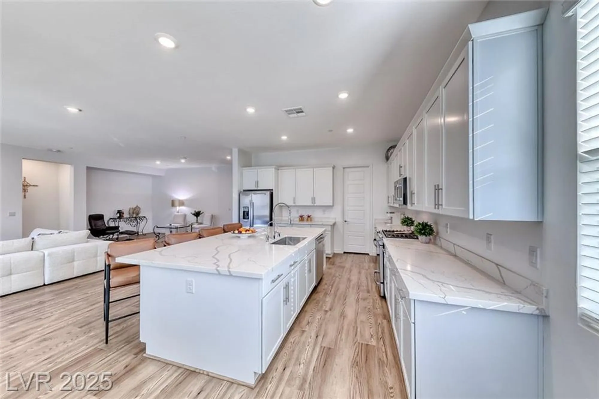 Property Slideshow image 18 of 65 | 141 juliette pointe ln, Henderson, NV, 89011