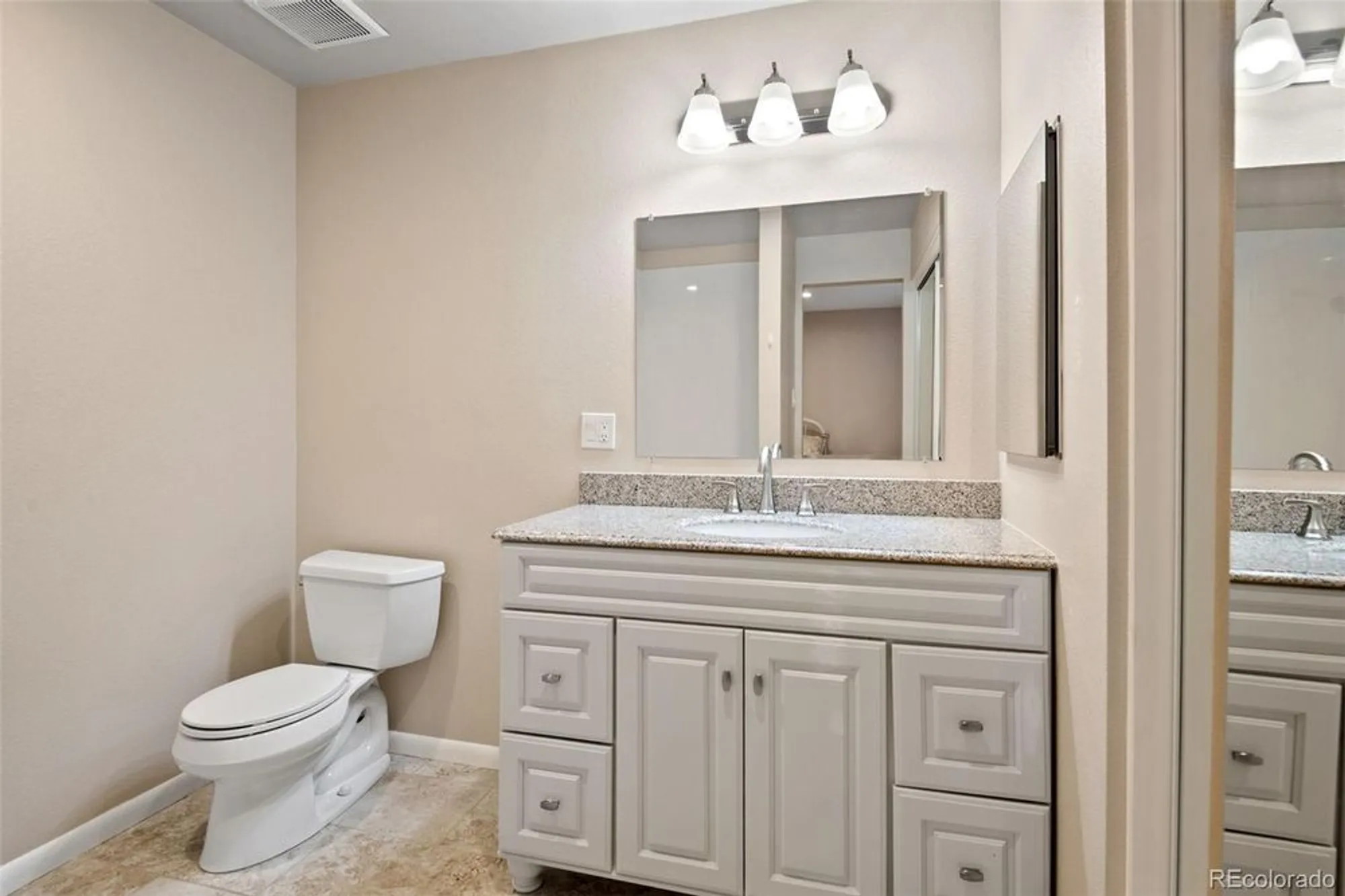 Property Slideshow image 14 of 26 | 7433 w cedar cir, Lakewood, CO, 80226