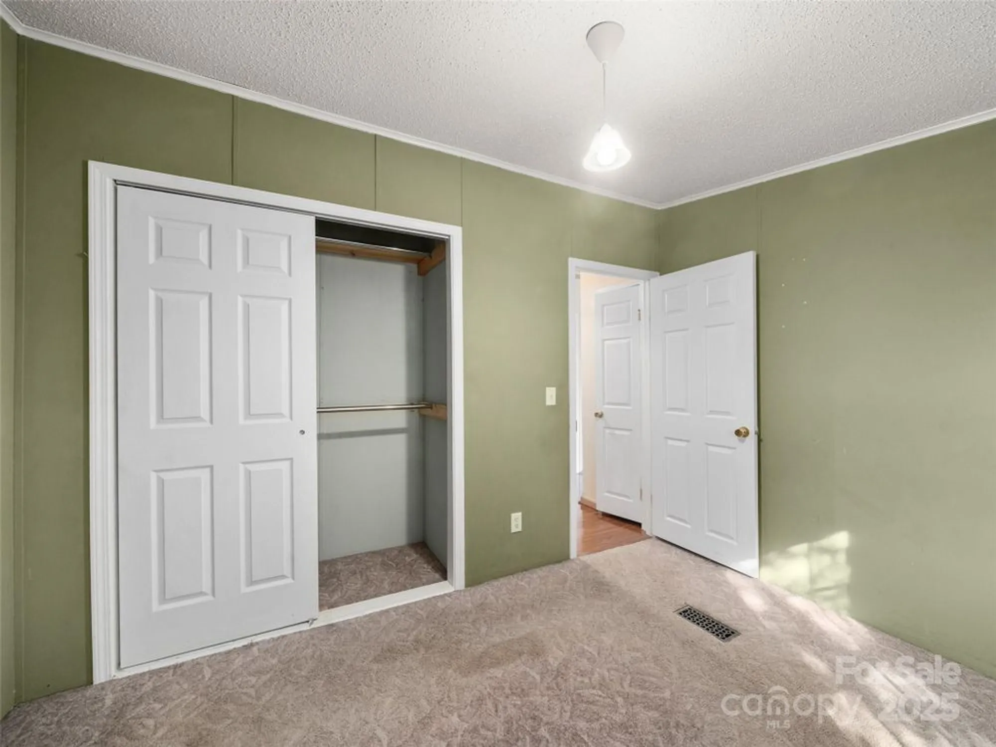 Property Slideshow image 15 of 42 | 236 white ash cir, Hendersonville, NC, 28739