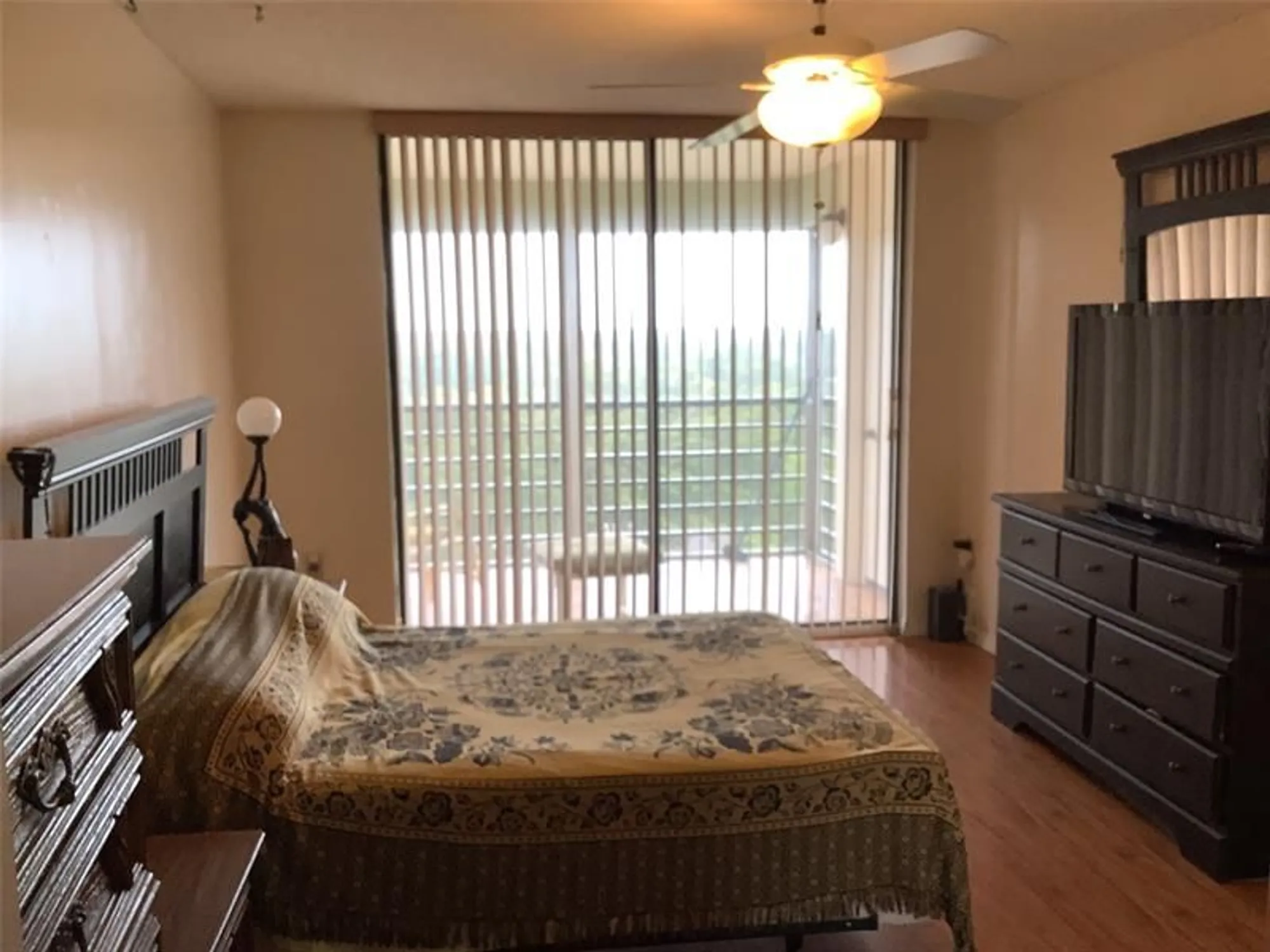 Property Slideshow image 18 of 43 | 1300 saint charles pl ph 13, Pembroke Pines, FL, 33026