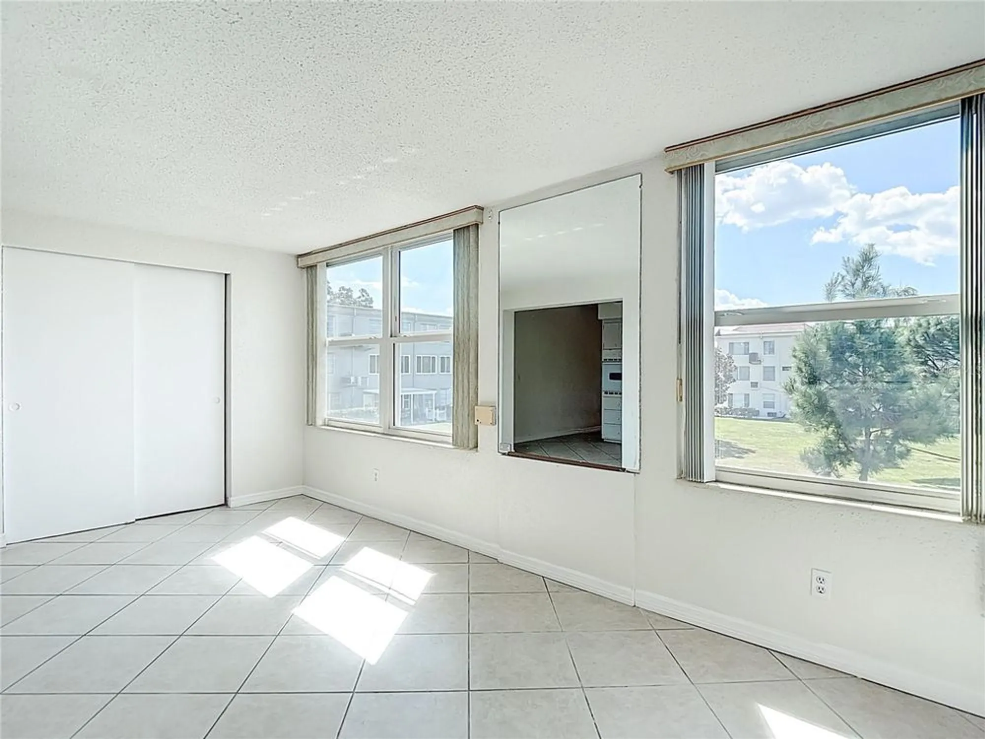 Property Slideshow image 12 of 31 | 2461 canadian way 45, Clearwater, FL, 33763