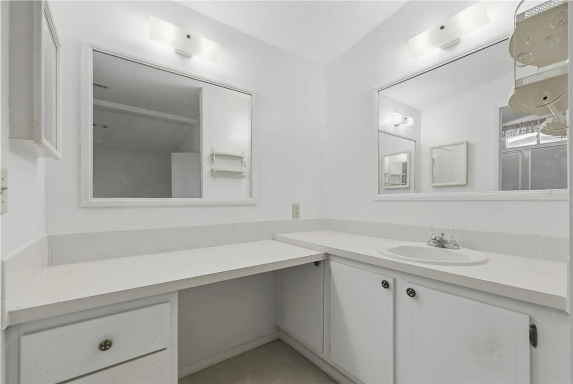 Property Slideshow image 11 of 18 | 725 camelia ct, Lady Lake, FL, 32159