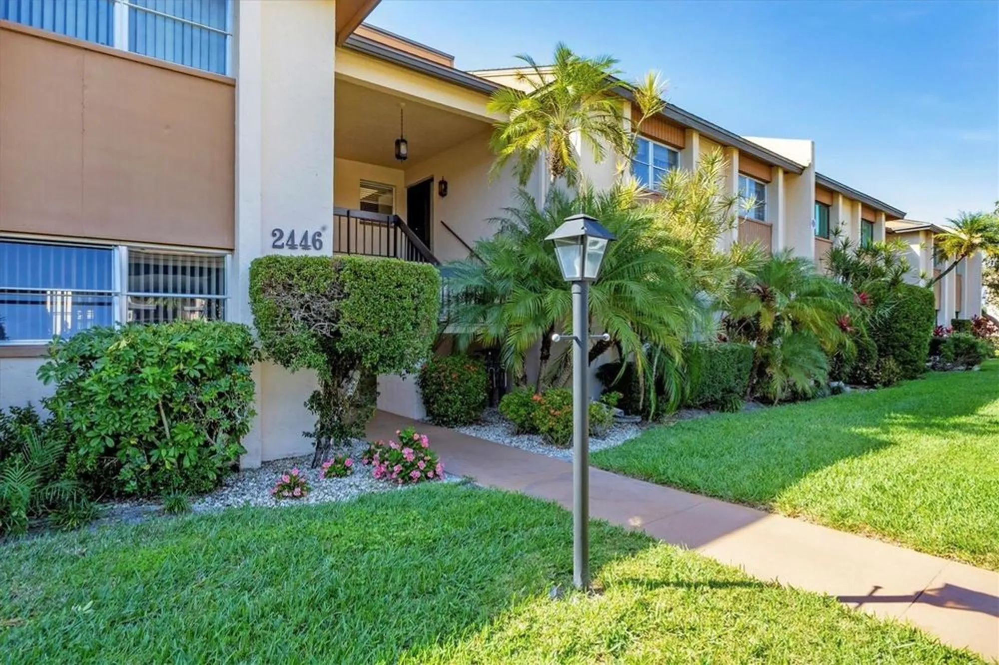Property Slideshow image 27 of 64 | 2446 clubhouse cir unit 202, Sarasota, FL, 34232