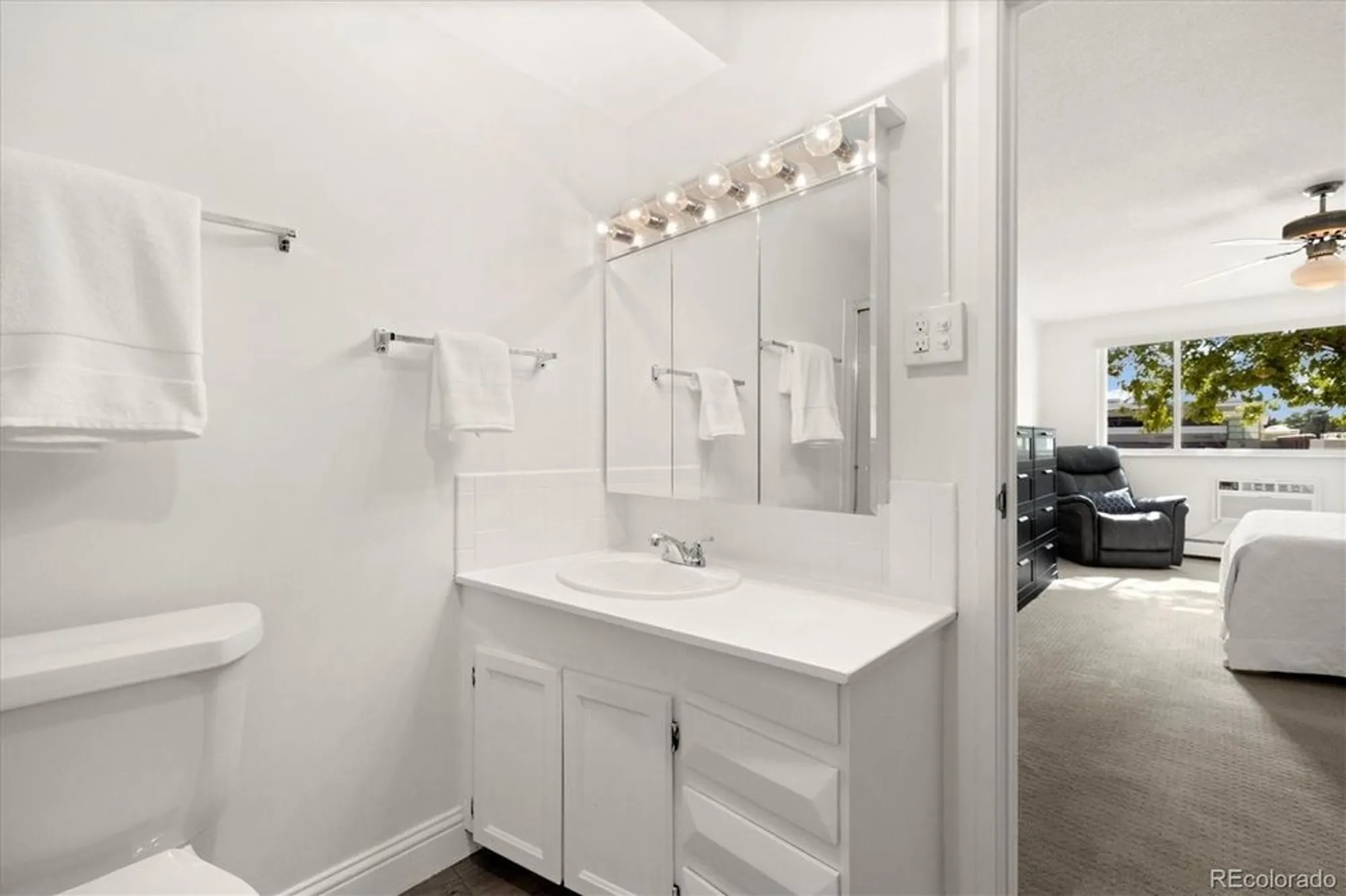 Property Slideshow image 18 of 41 | 580 s clinton st apt 9b, Denver, CO, 80247