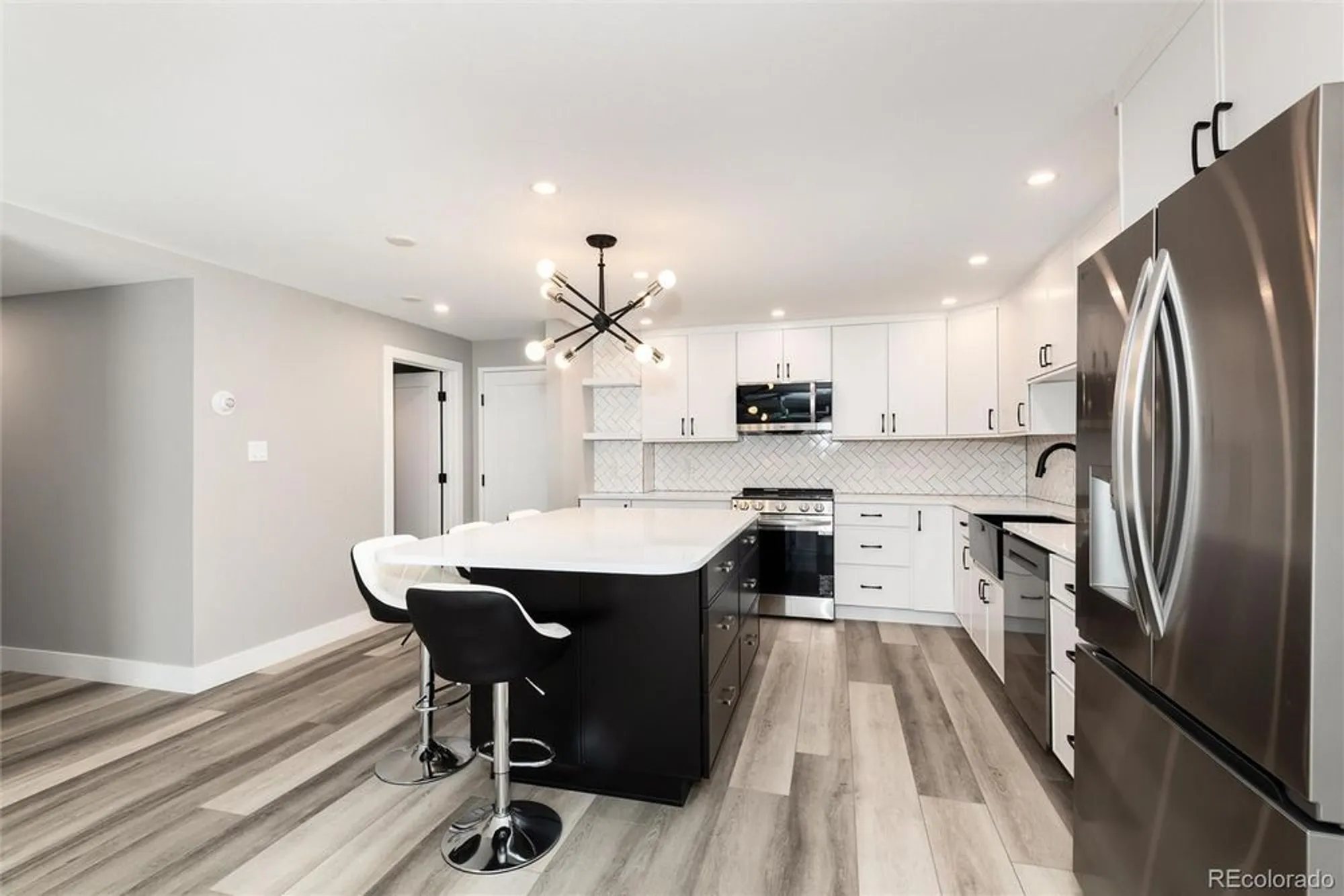Property Slideshow image 6 of 30 | 13991 e marina dr 105, Aurora, CO, 80014