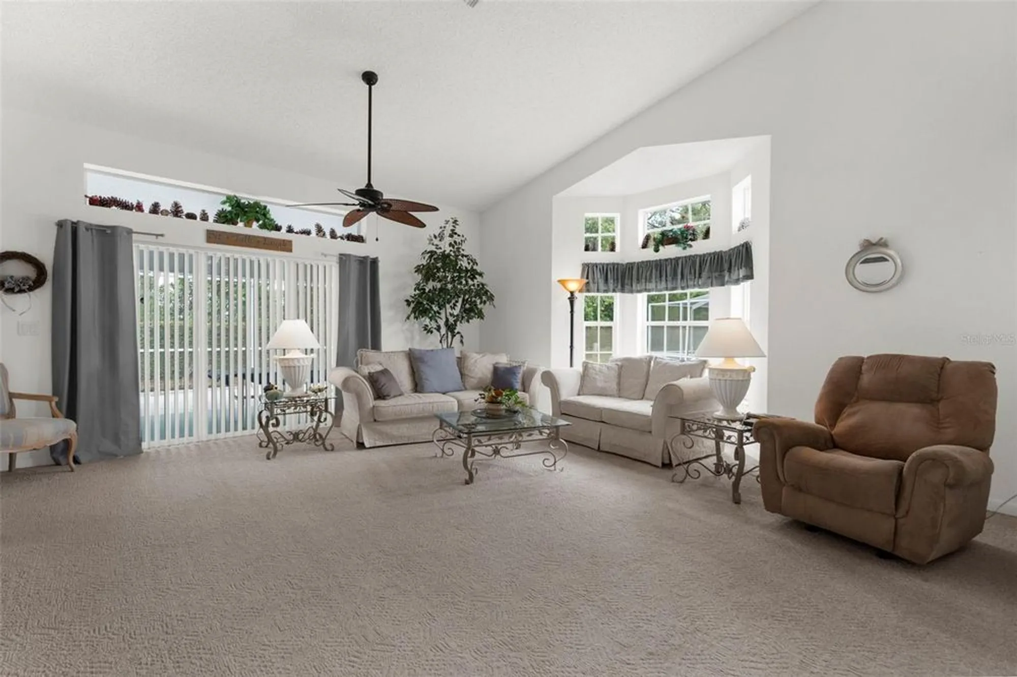 Property Slideshow image 7 of 31 | 9426 mississippi run, Weeki Wachee, FL, 34613