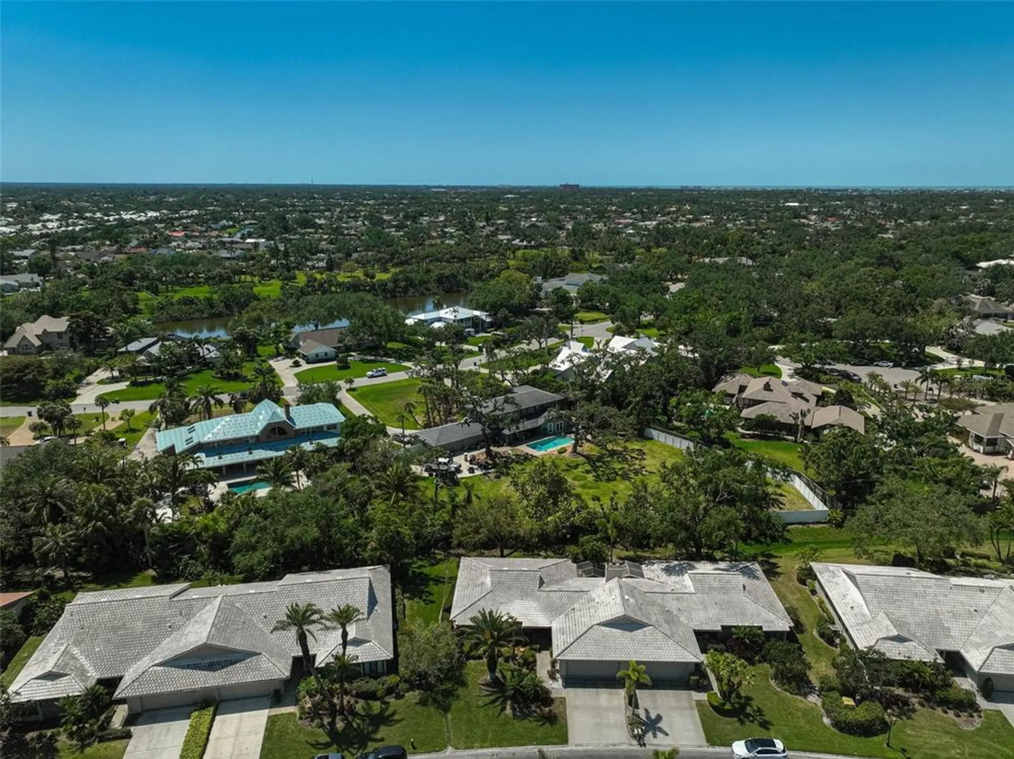 Property Slideshow image 50 of 61 | 3890 wilshire cir 27, Sarasota, FL, 34238