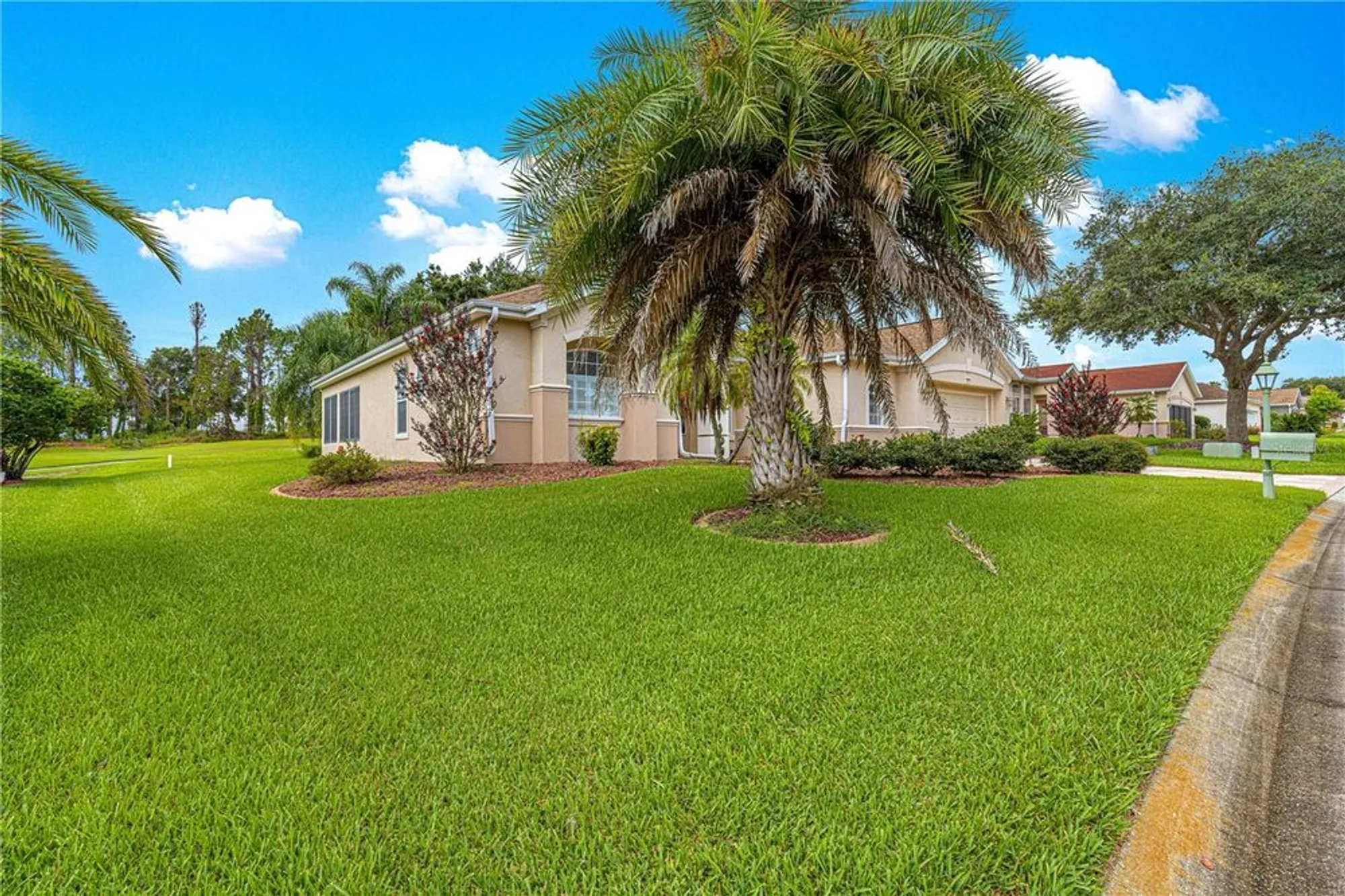 Property Slideshow image 4 of 47 | 13195 se 93rd cir, Summerfield, FL, 34491