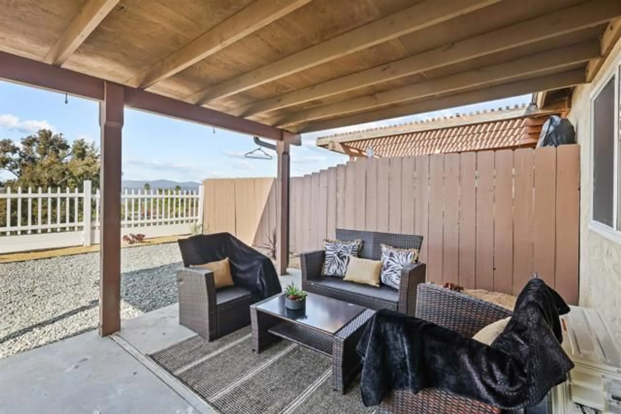 Property Slideshow image 13 of 18 | 3910 san lorenzo ct, Oceanside, CA, 92057