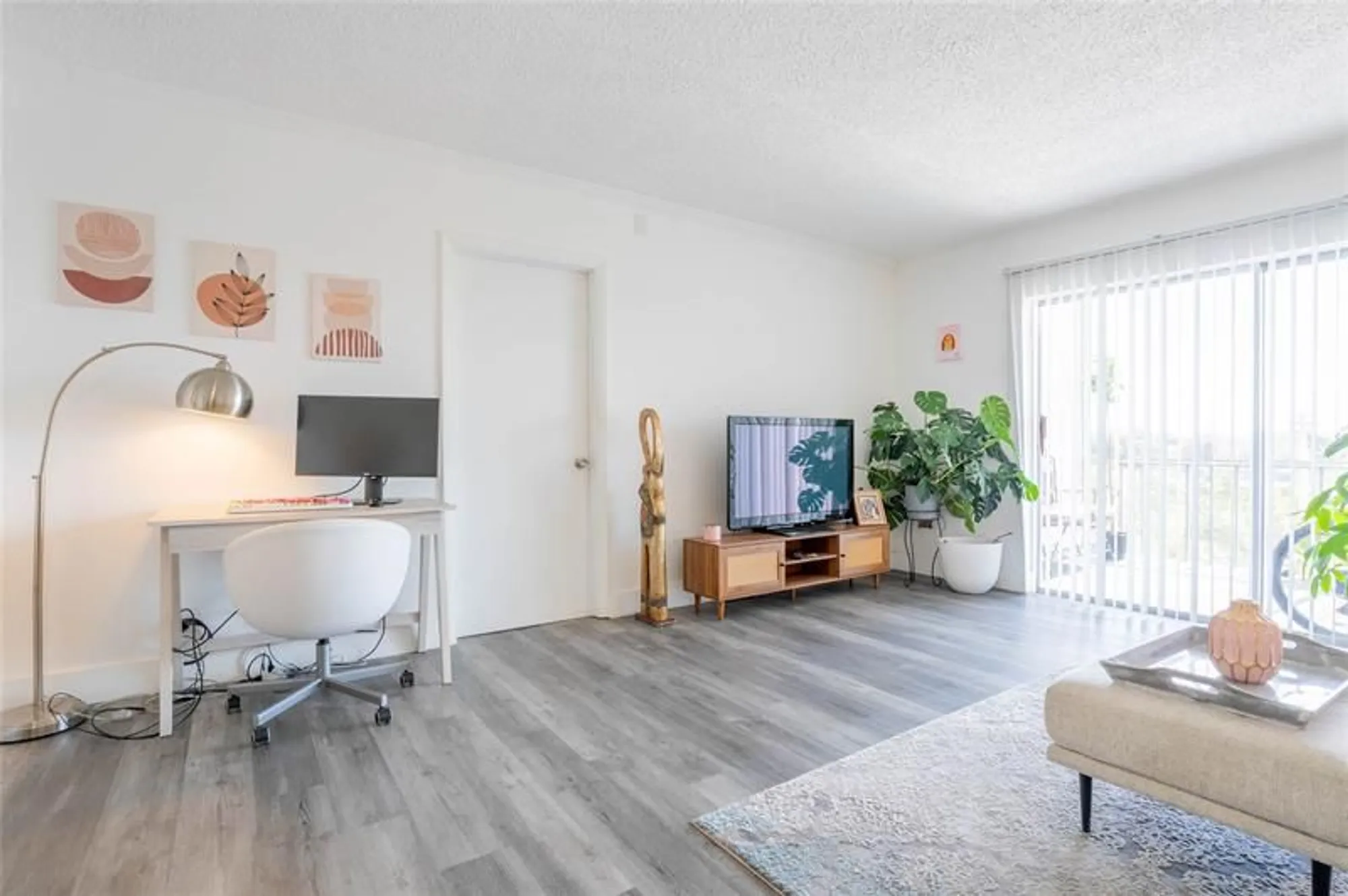 Property Slideshow image 10 of 31 | 1000 country club dr 403, Margate, FL, 33063