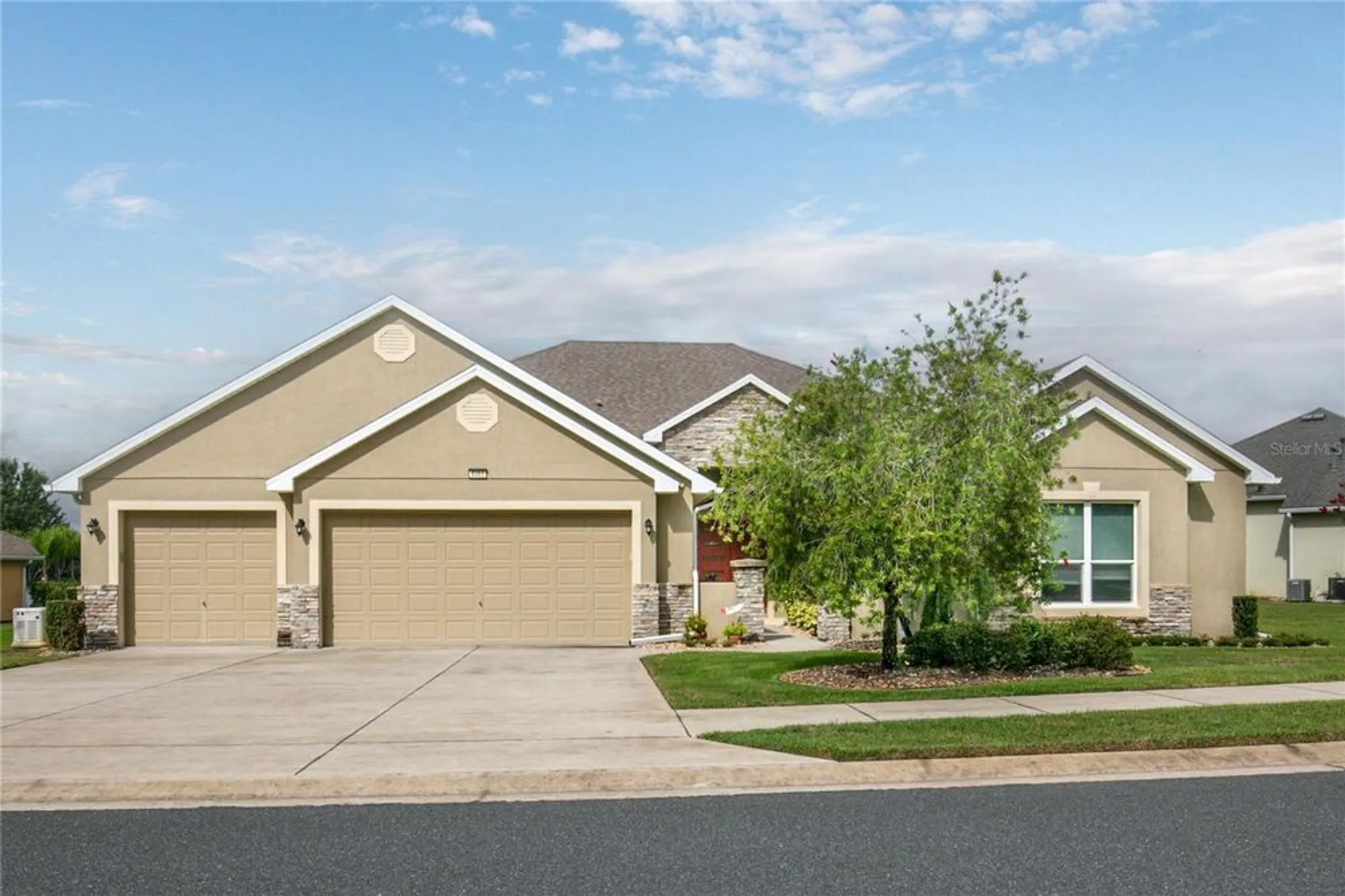 Property Slideshow image 41 of 66 | 8065 bridgeport bay cir, Mount Dora, FL, 32757