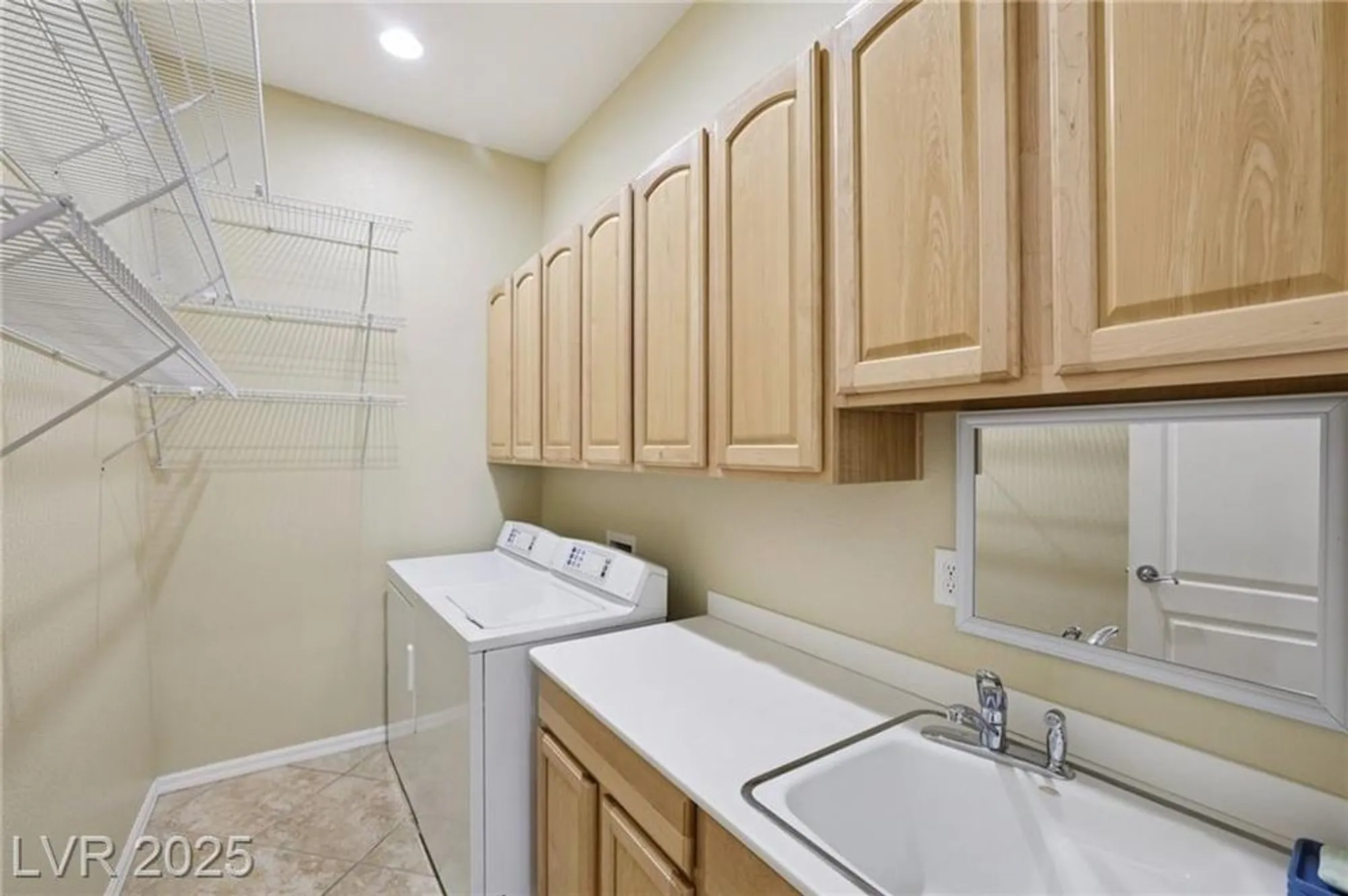 Property Slideshow image 30 of 46 | 2318 shorewood hills ave, Henderson, NV, 89052