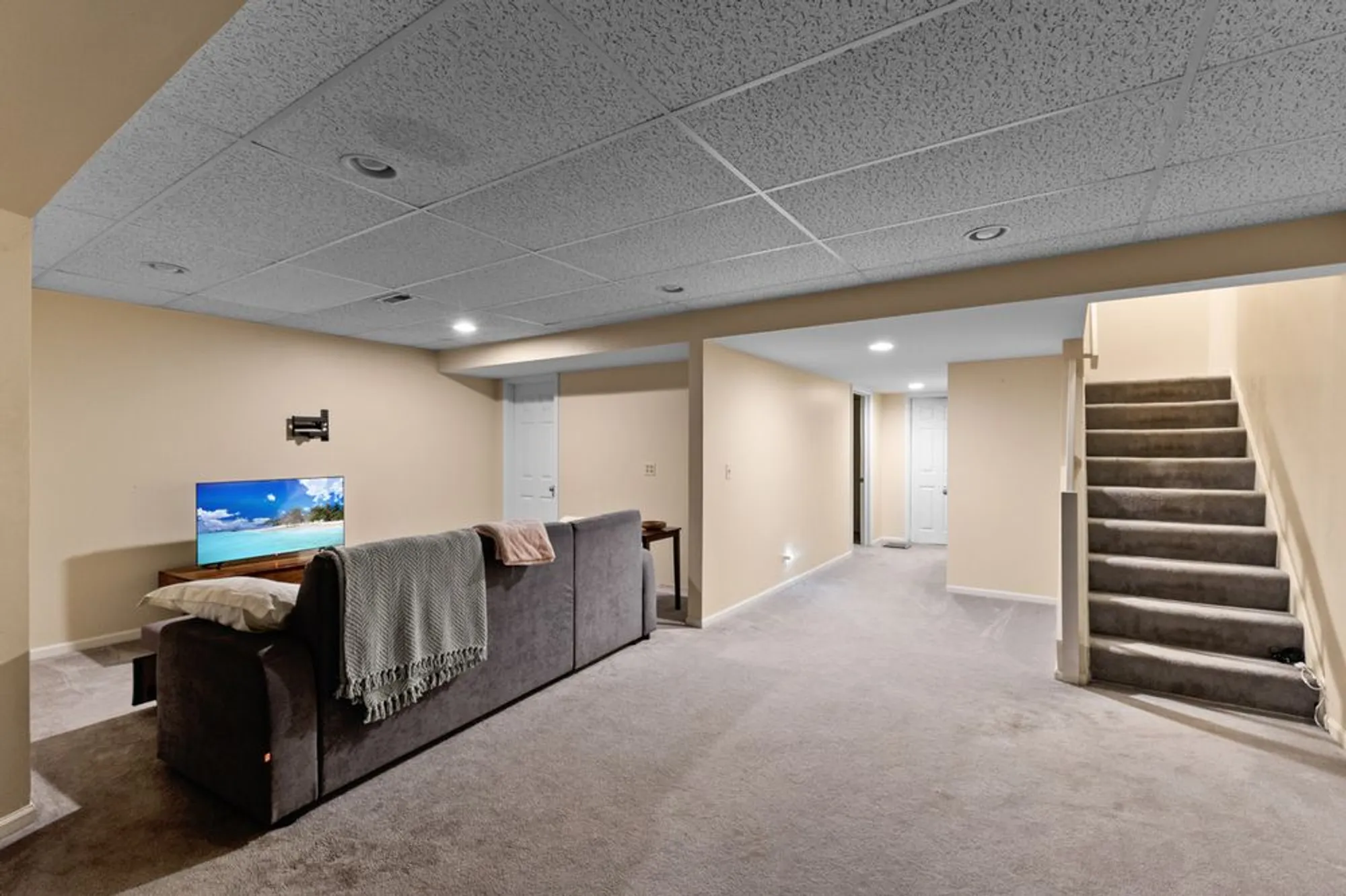 Property Slideshow image 16 of 26 | 748 shoreline rd, Lake Barrington, IL, 60010