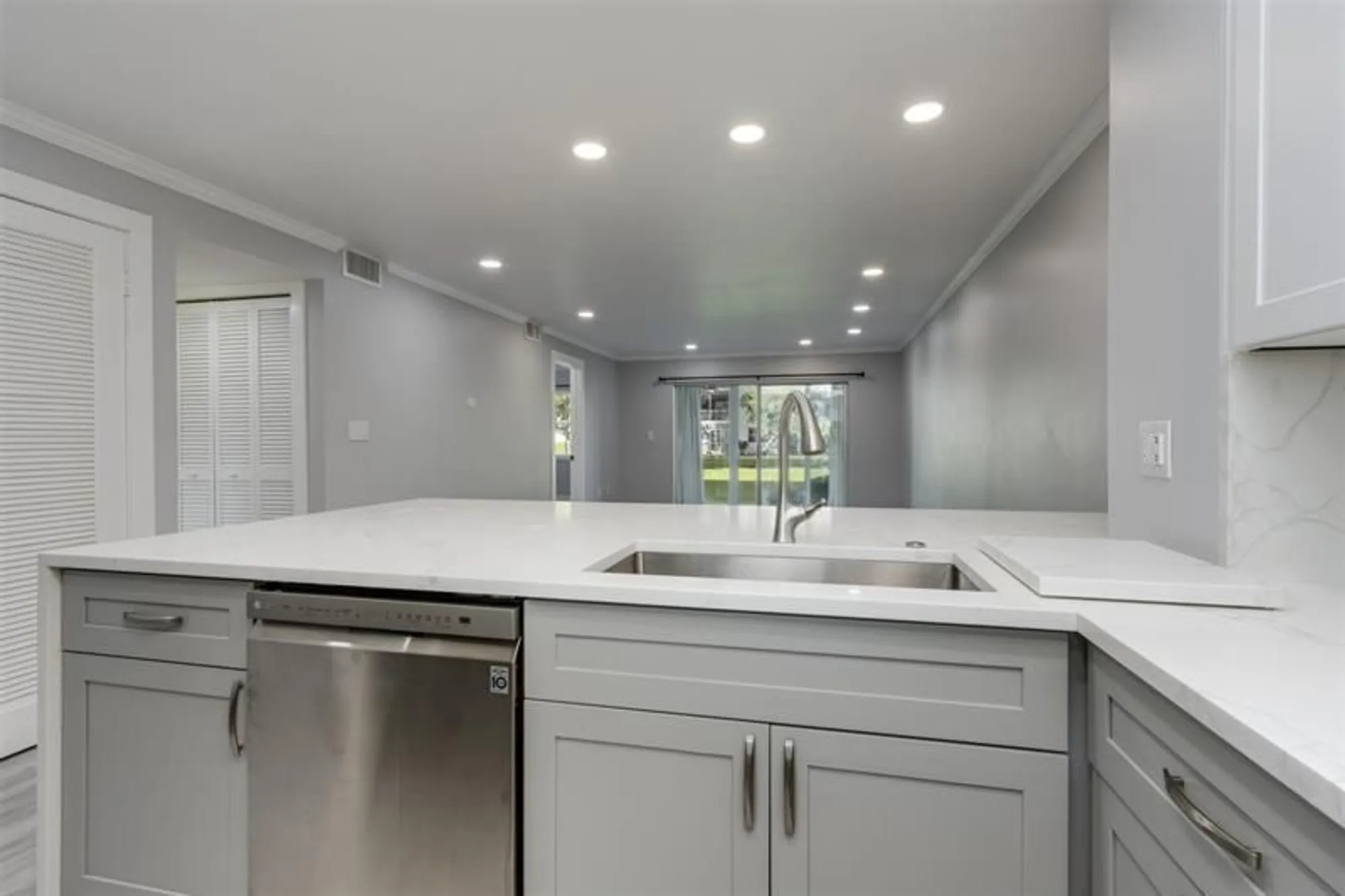 Property Slideshow image 11 of 43 | 9856 marina blvd 1314, Boca Raton, FL, 33428