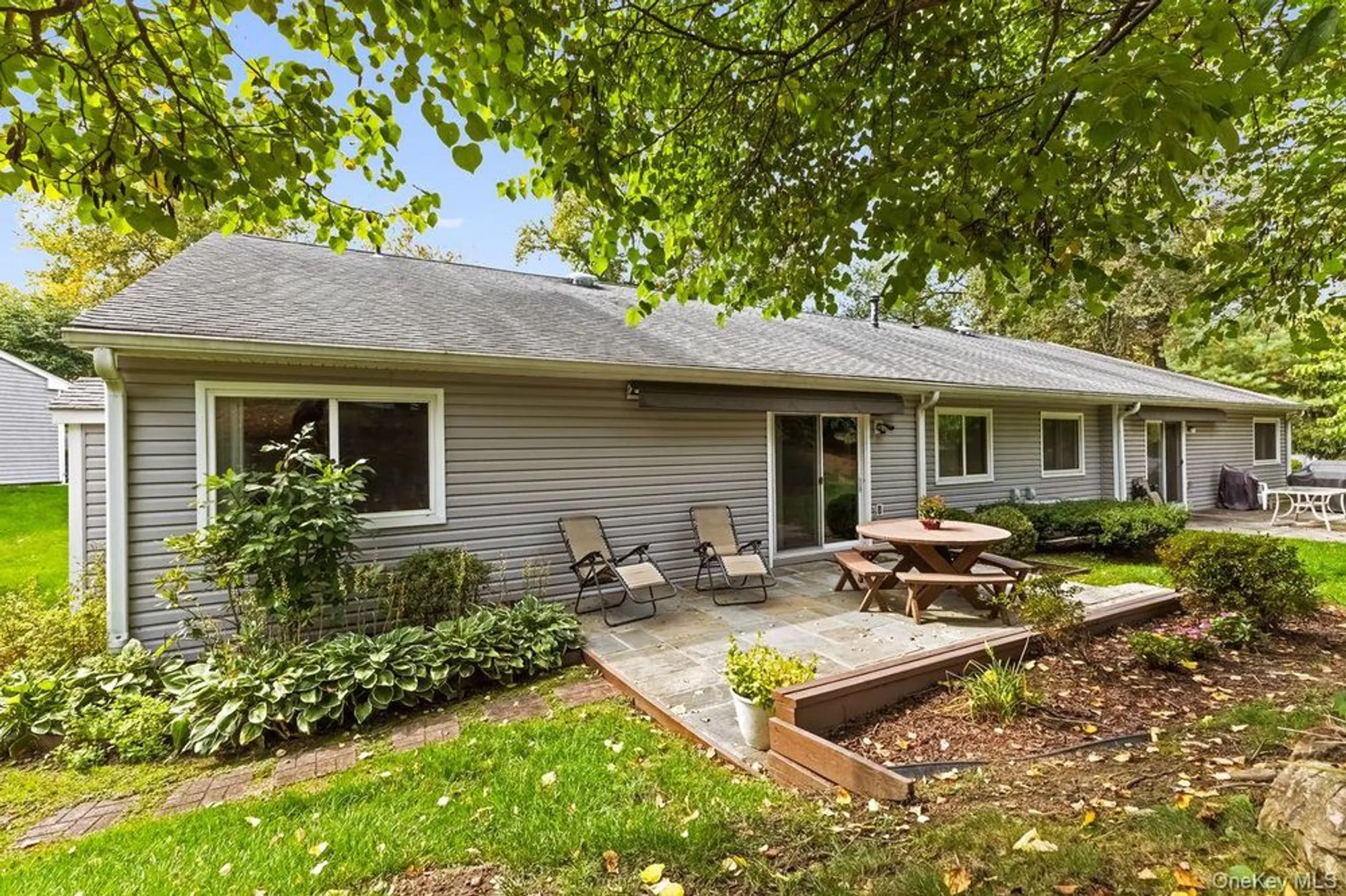 Property Slideshow image 24 of 35 | 141 flintlock way b, Yorktown Heights, NY, 10598