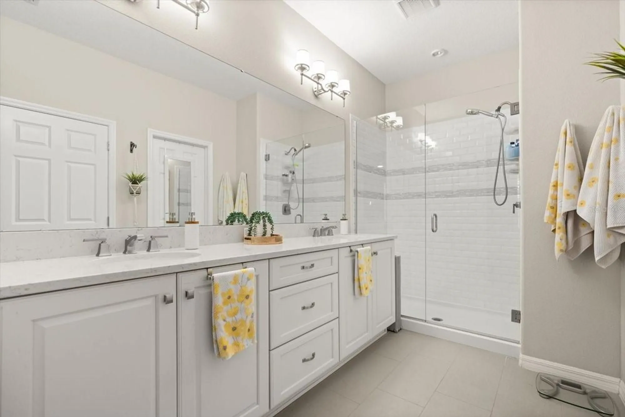 Property Slideshow image 14 of 54 | 100 silver maple rd, Groveland, FL, 34736