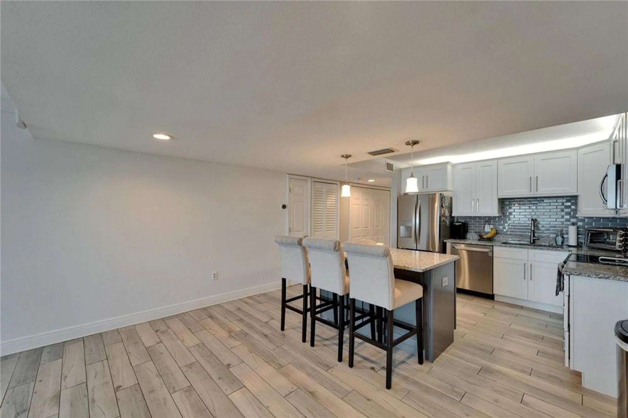 Property Slideshow image 13 of 60 | 7700 sun island dr 107, South Pasadena, FL, 33707