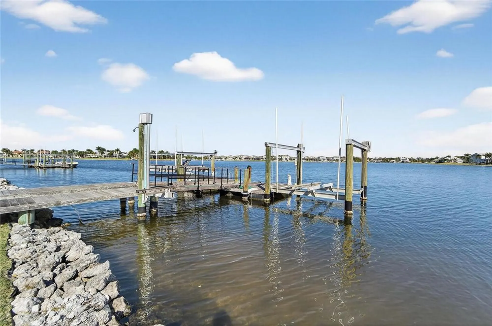 Property Slideshow image 11 of 100 | 5245 brighton shore dr, Apollo Beach, FL, 33572