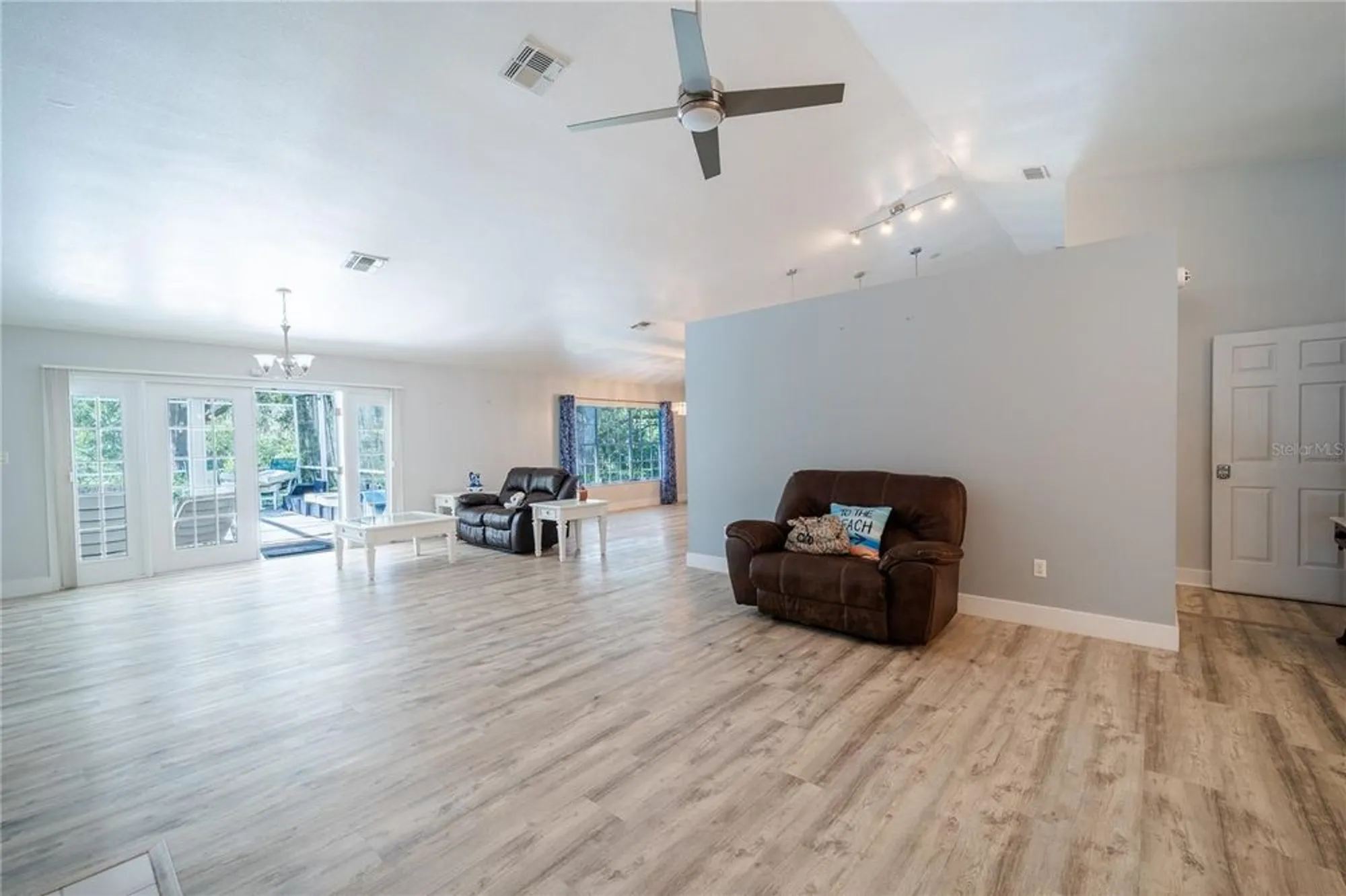 Property Slideshow image 3 of 18 | 4242 leafway cir, Leesburg, FL, 34748