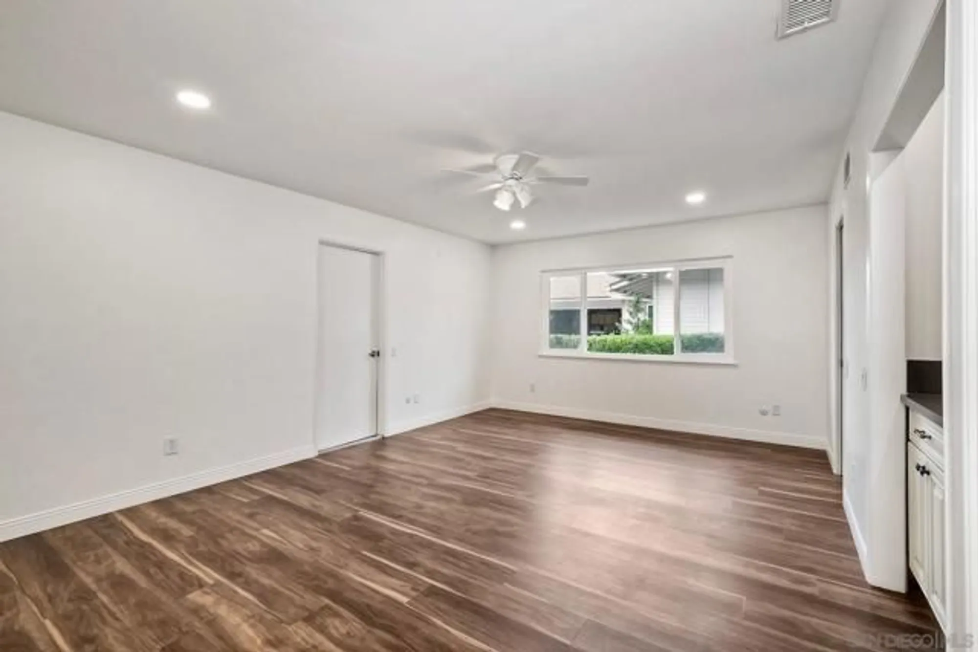 Property Slideshow image 14 of 42 | 12085 calle de maria, San Diego, CA, 92128