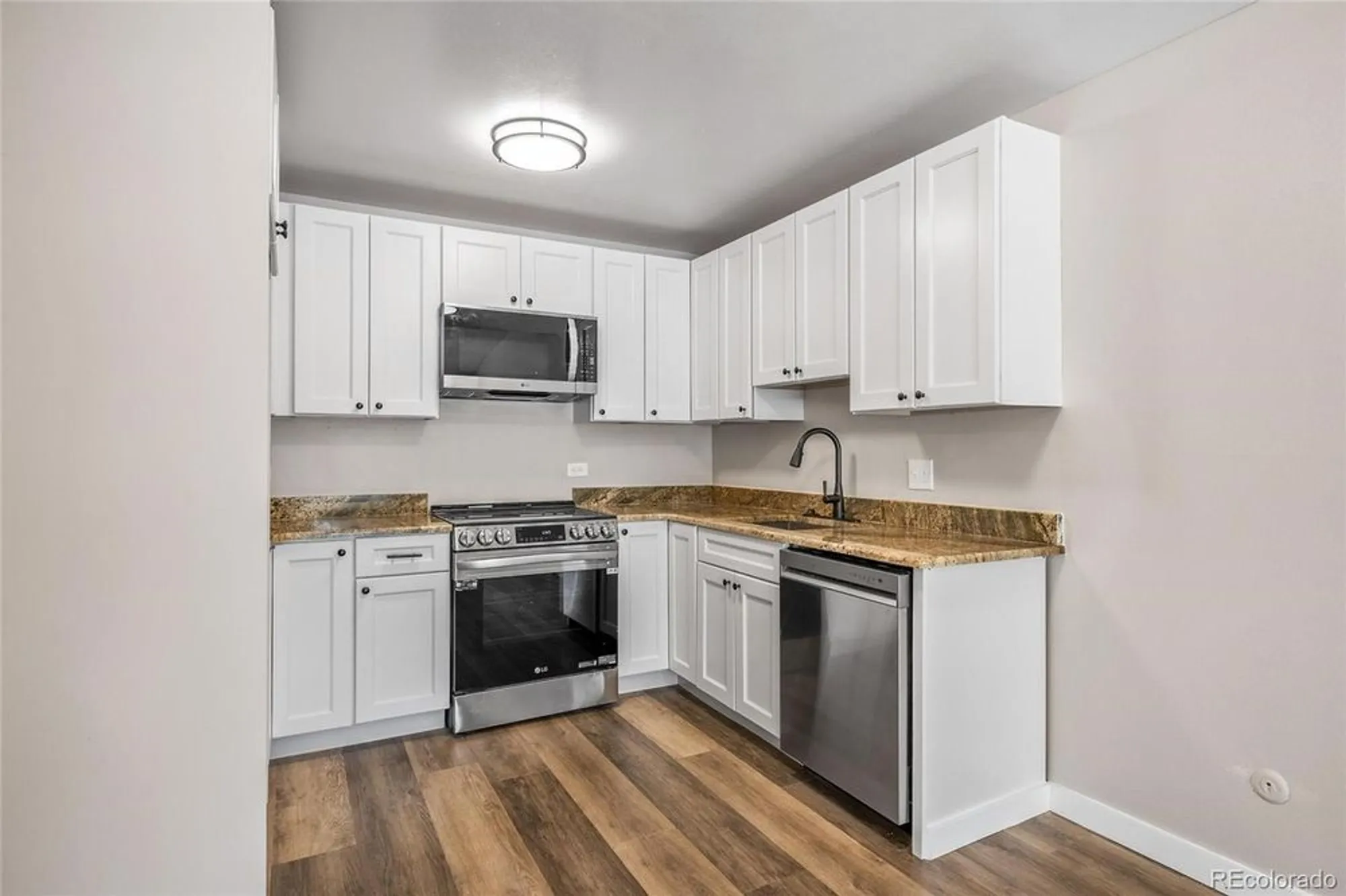 Property Slideshow image 6 of 19 | 765 s alton way 6b, Denver, CO, 80247