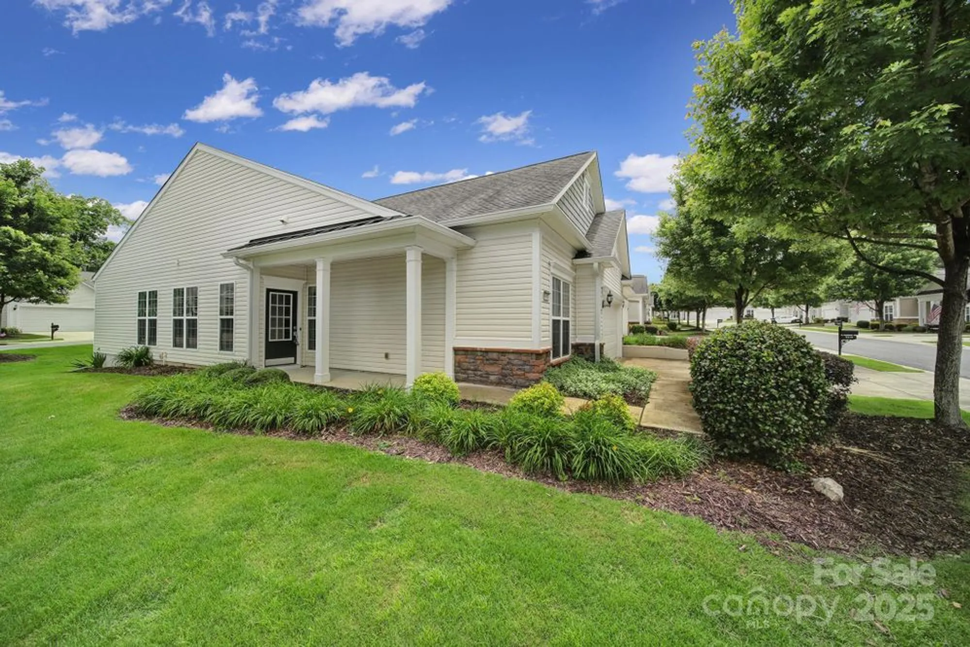 Property Slideshow image 30 of 47 | 9020 smokey hill ln, Fort Mill, SC, 29707
