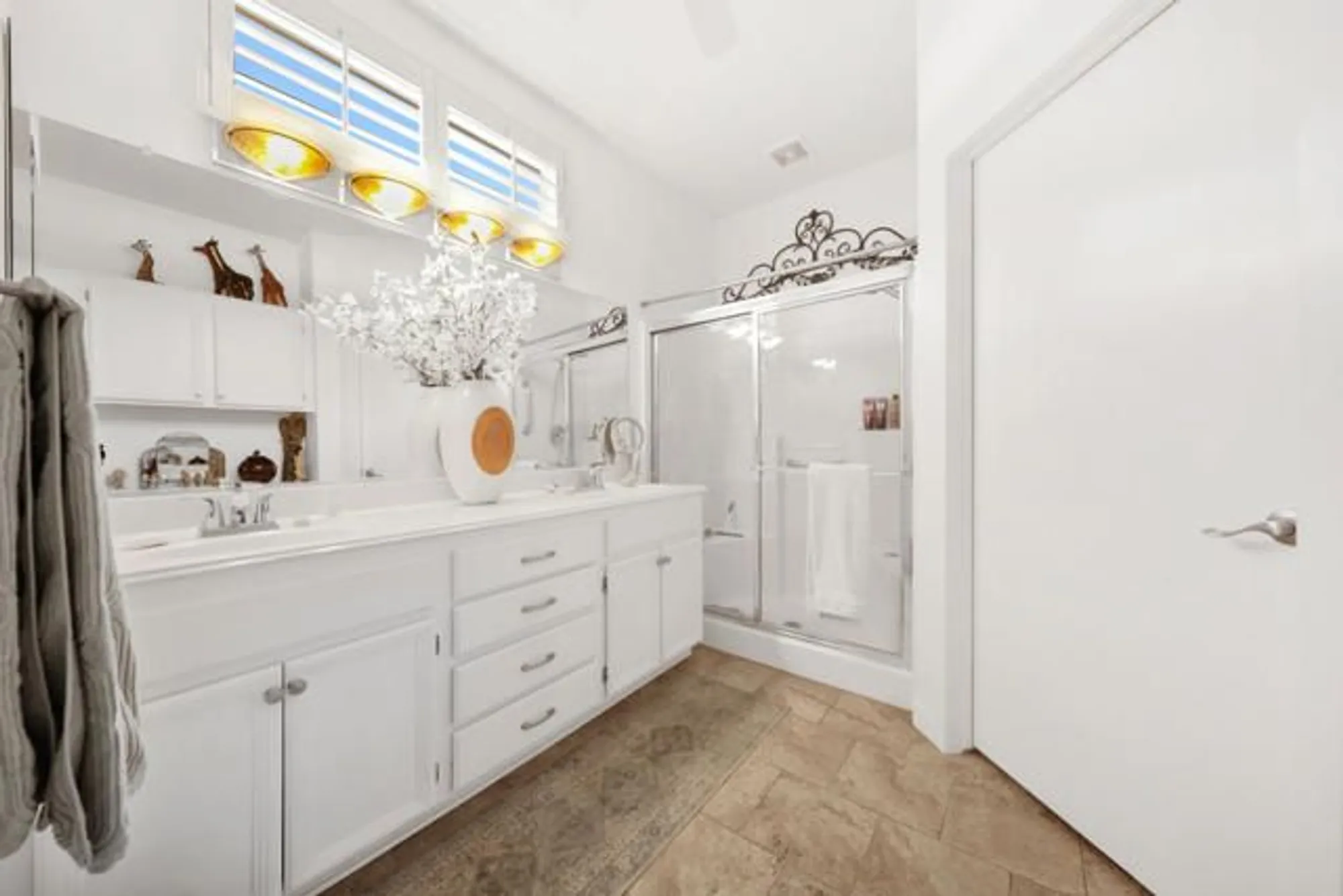 Property Slideshow image 13 of 31 | 78799 palm tree ave, Palm Desert, CA, 92211