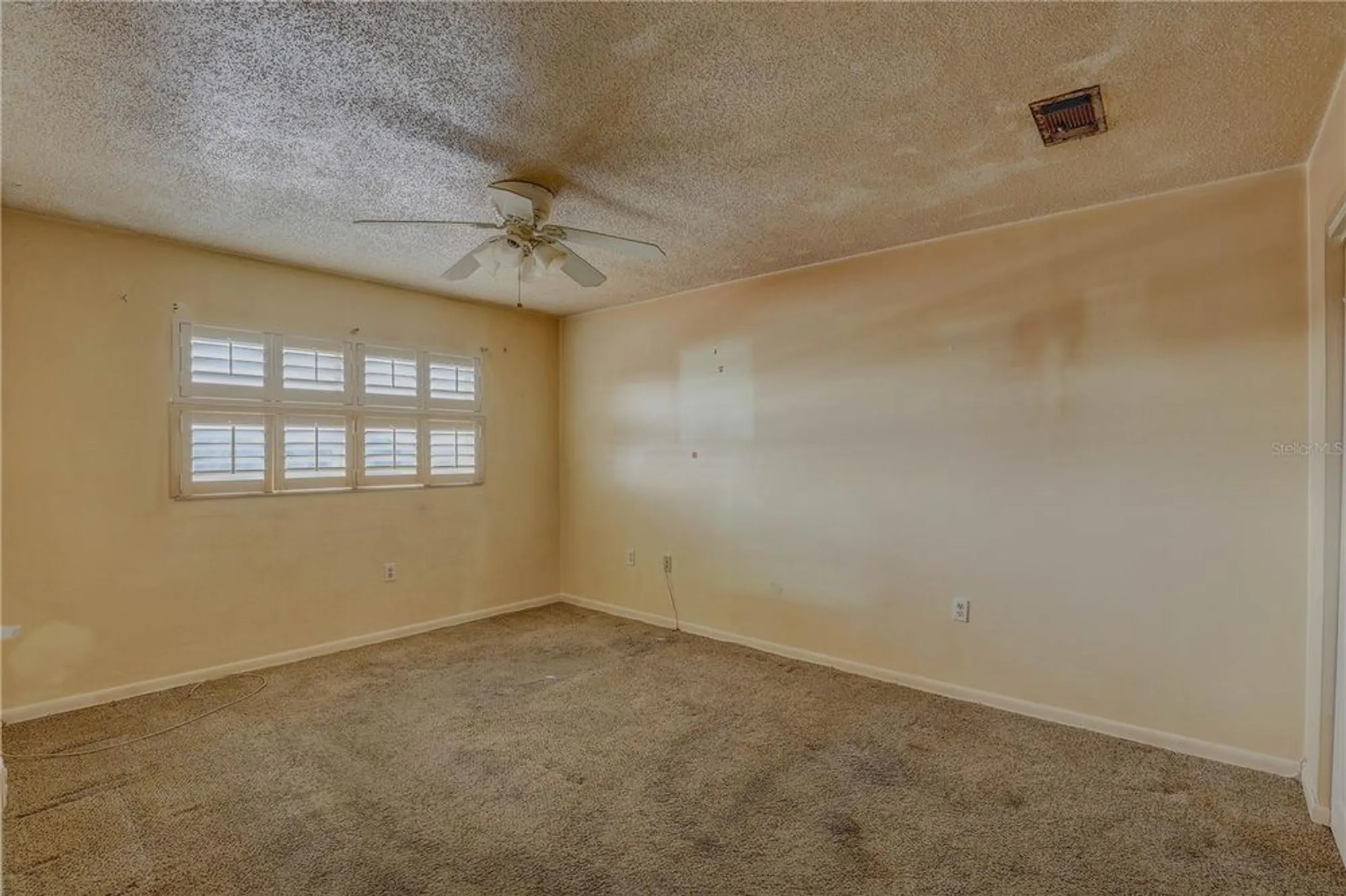 Property Slideshow image 17 of 41 | 5501 80th st n unit 406, Saint Petersburg, FL, 33709