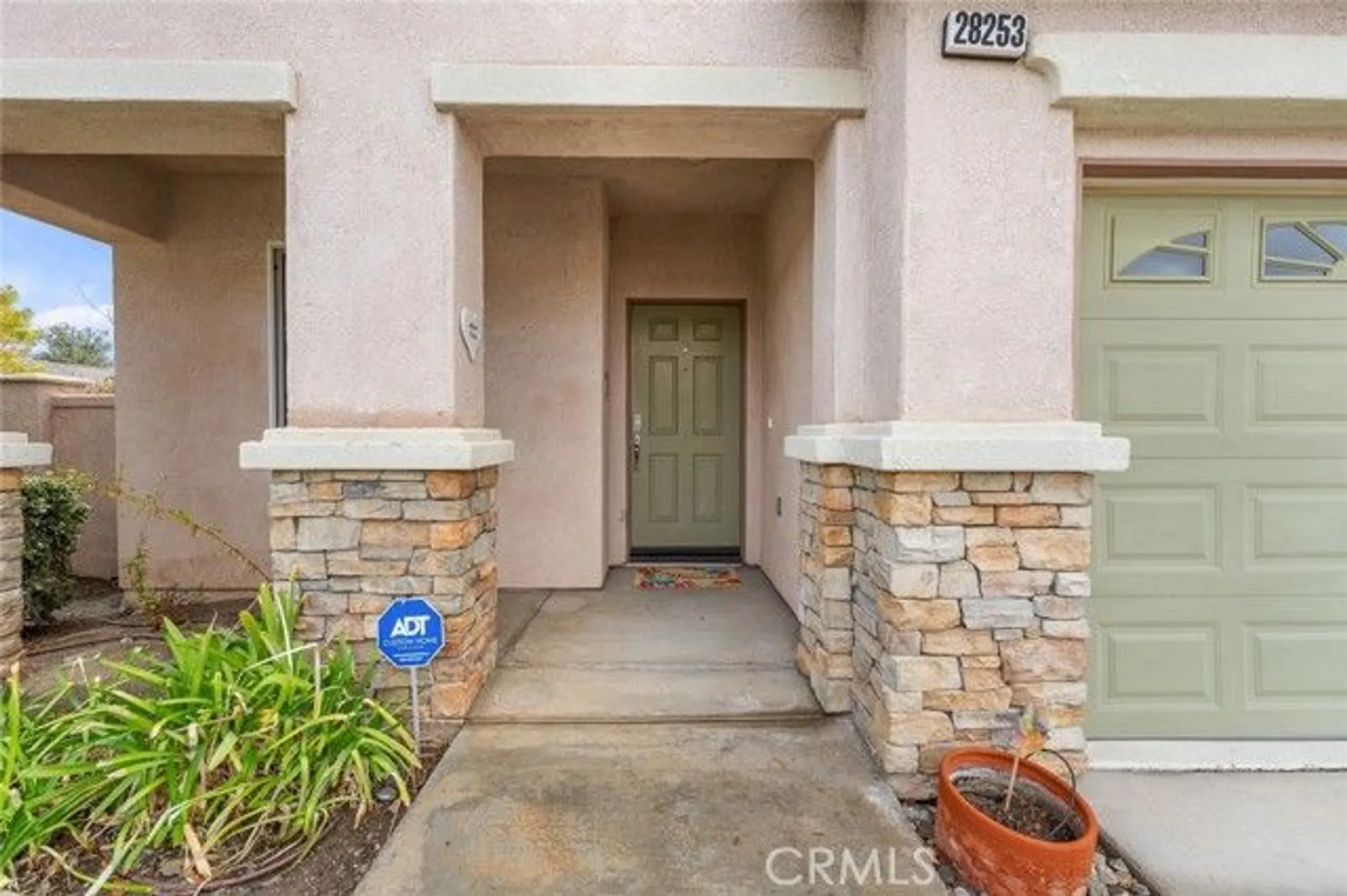 Property Slideshow image 30 of 34 | 28253 harmony ln, Menifee, CA, 92584