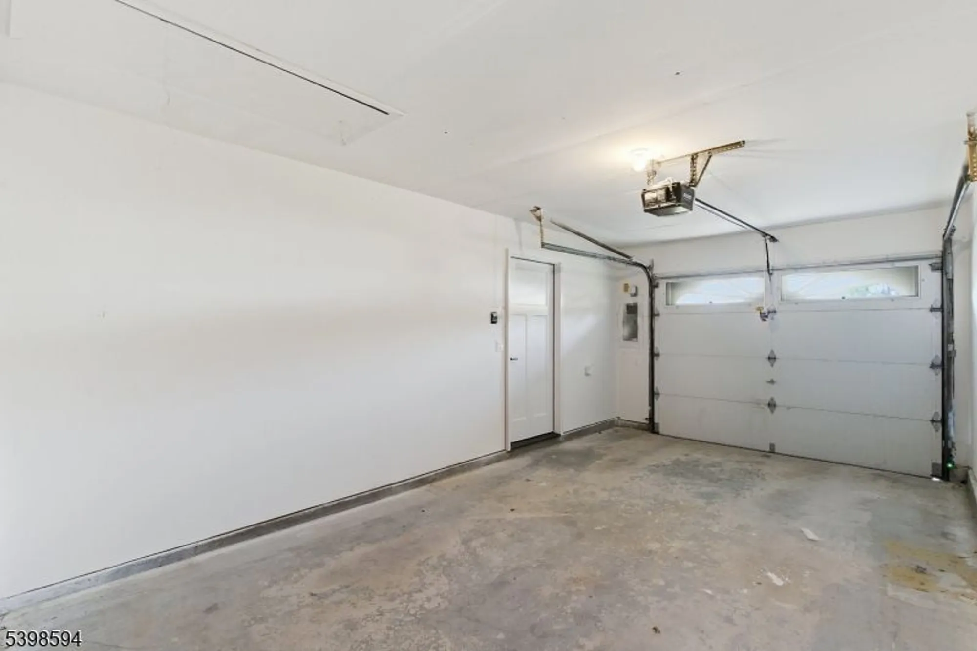 Property Slideshow image 17 of 25 | 1015 aberdeen dr a, Lakewood Twp., NJ, 08701