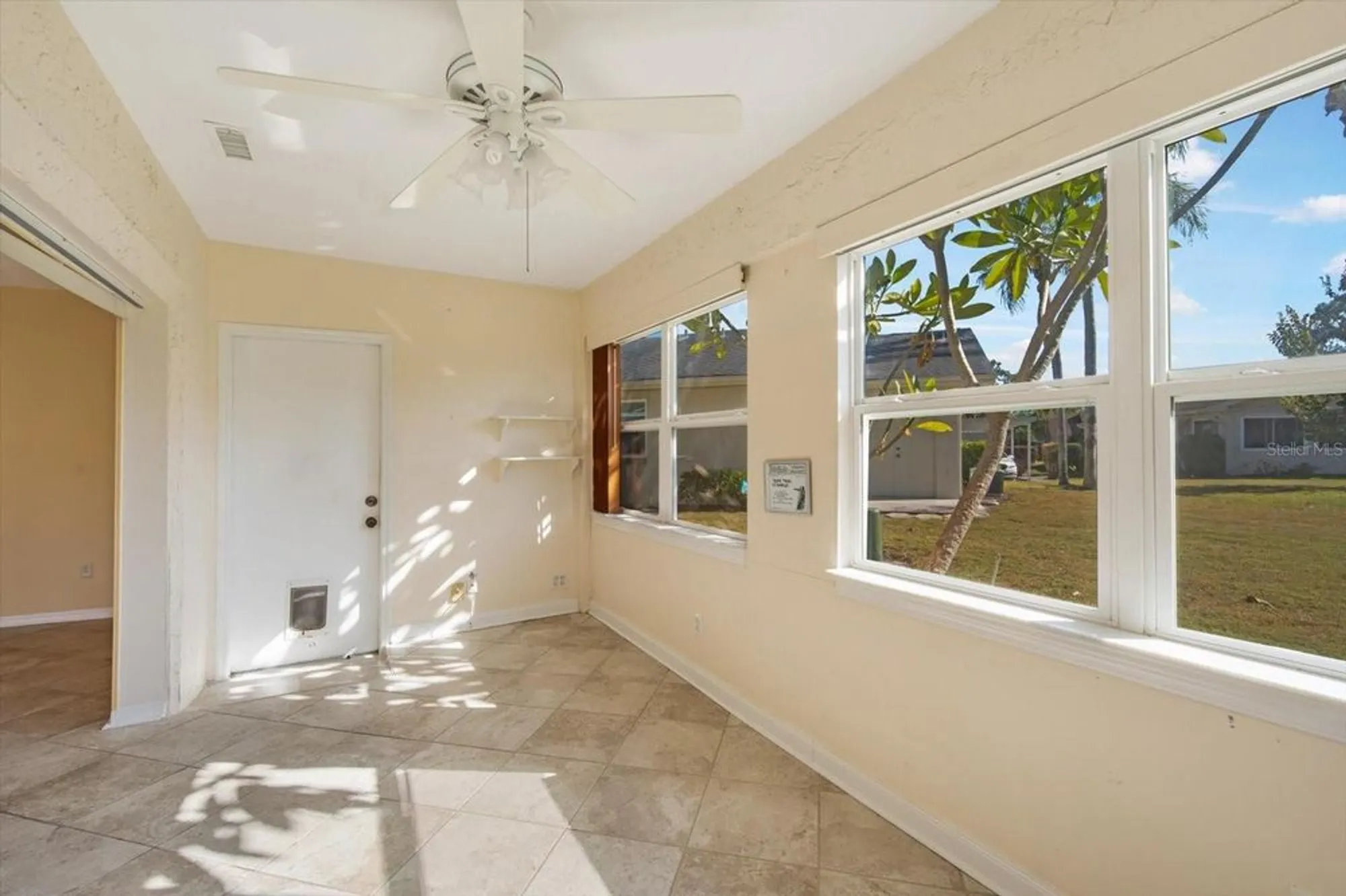 Property Slideshow image 11 of 25 | 2205 grenadier dr, Sun City Center, FL, 33573