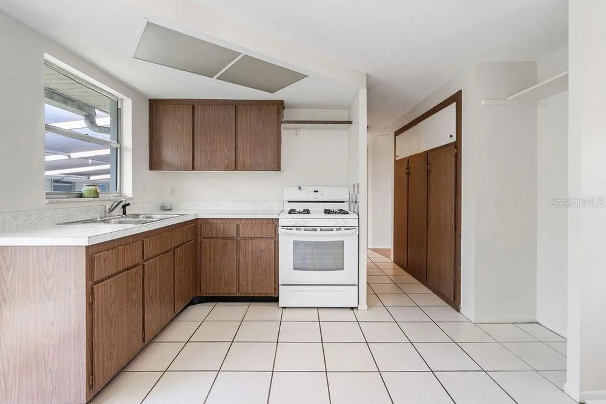 Property Slideshow image 6 of 25 | 12400 park blvd 124, Seminole, FL, 33772