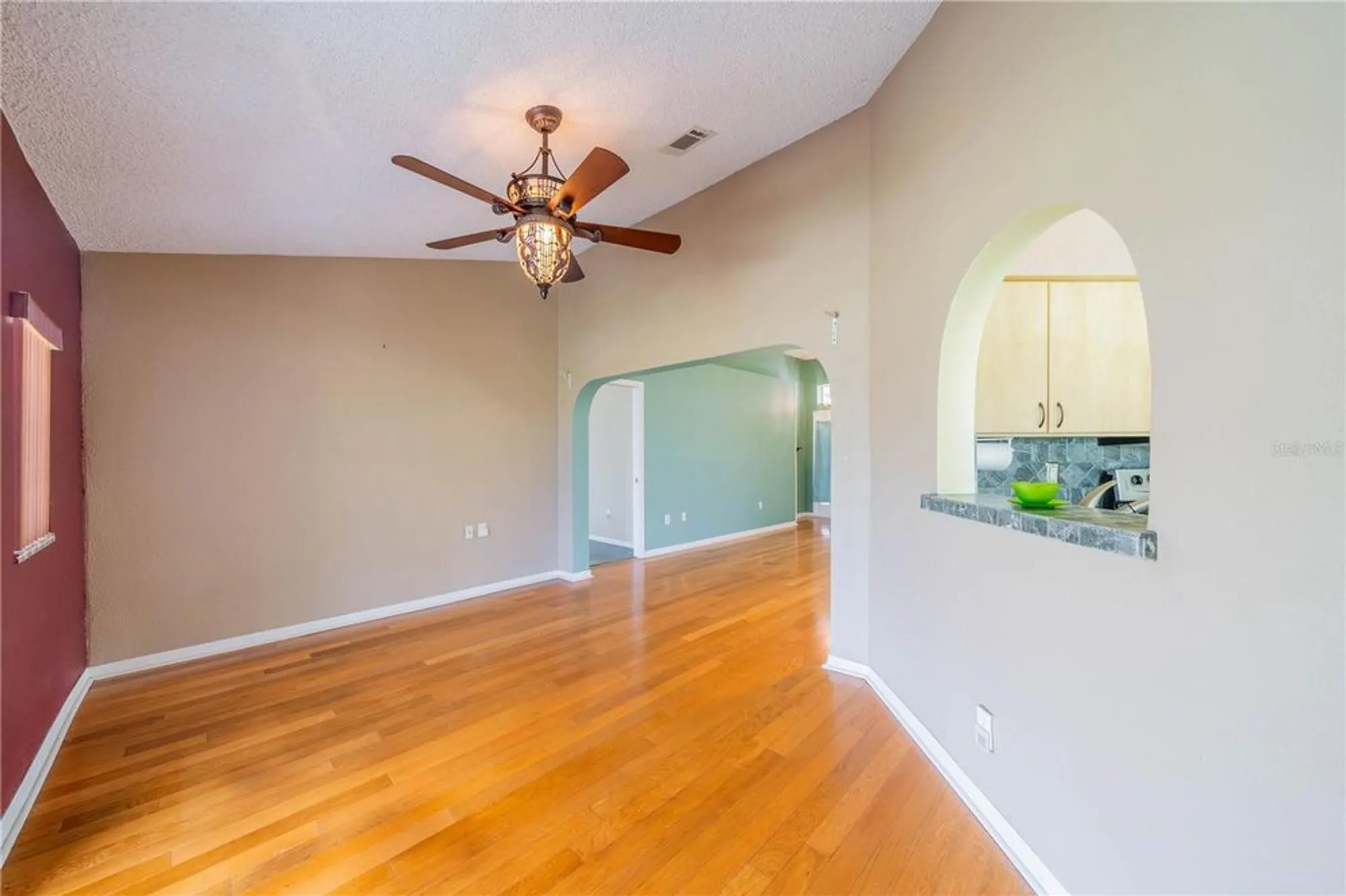 Property Slideshow image 17 of 47 | 301 caloosa palms ct, Sun City Center, FL, 33573