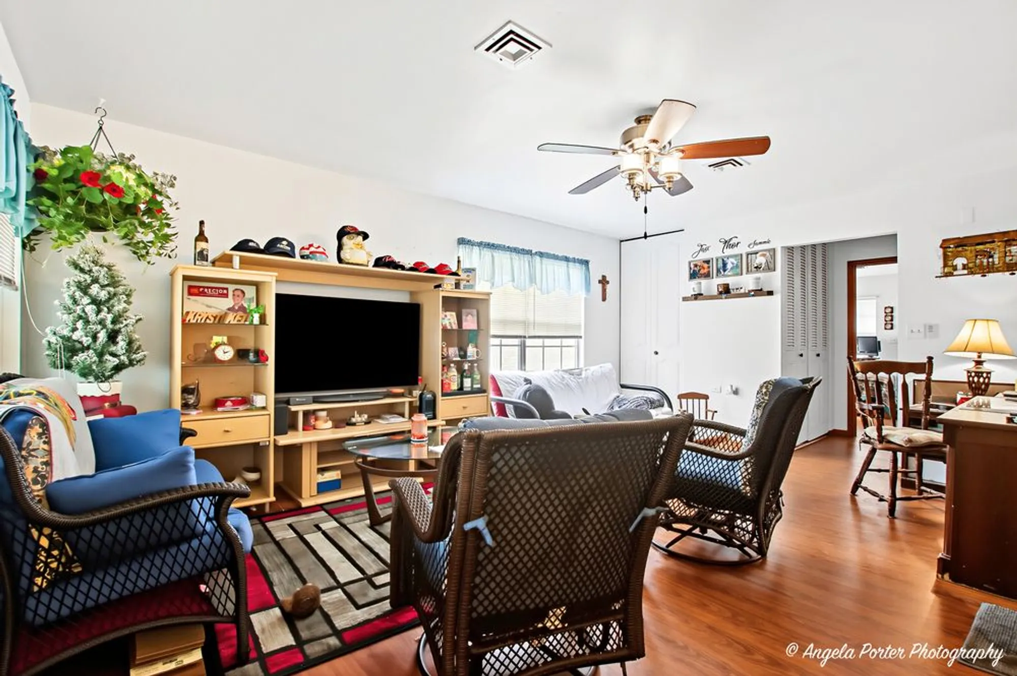 Property Slideshow image 2 of 26 | 7314 chevy chase ct, Fox Lake, IL, 60020