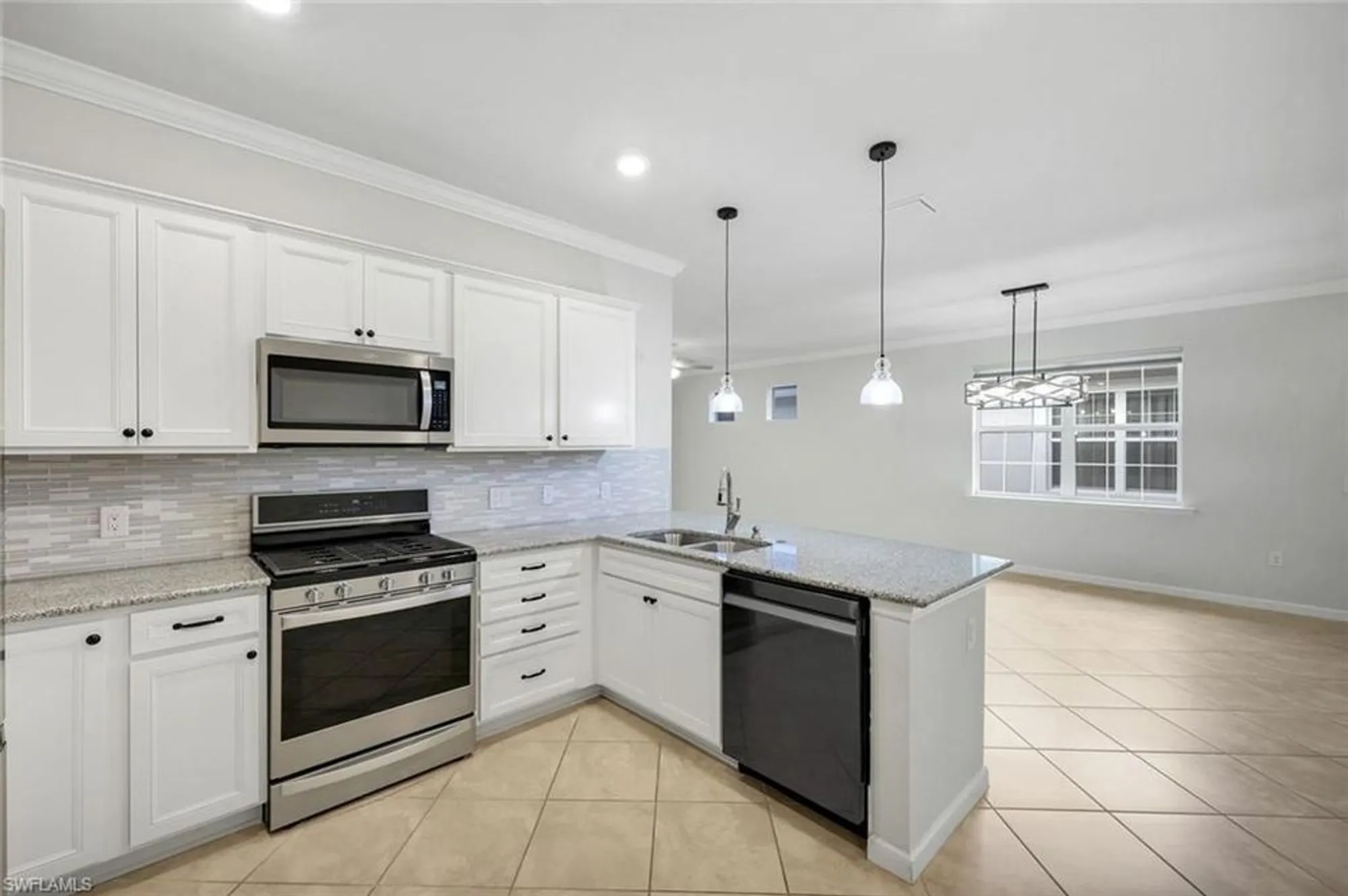 Property Slideshow image 8 of 28 | 20005 parrot key ct, Estero, FL, 33928