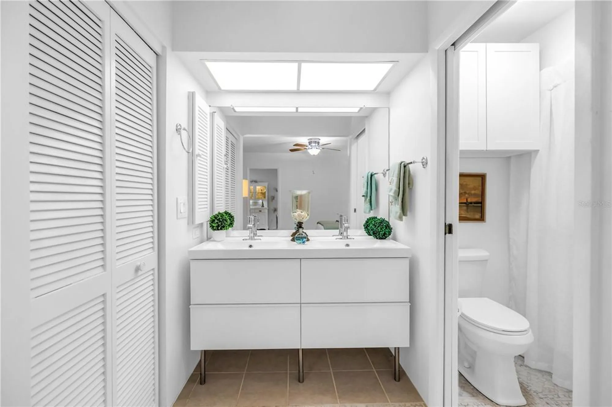 Property Slideshow image 25 of 52 | 2585 bay berry dr 43d, Clearwater, FL, 33763