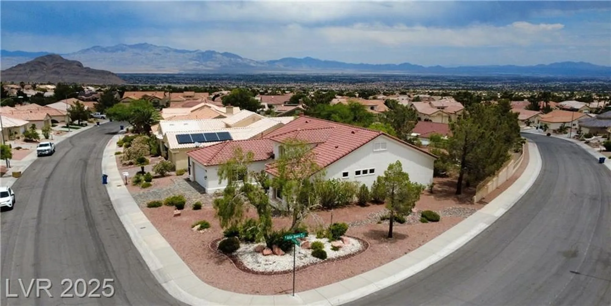 Property Slideshow image 29 of 34 | 2524 banora point dr, Las Vegas, NV, 89134