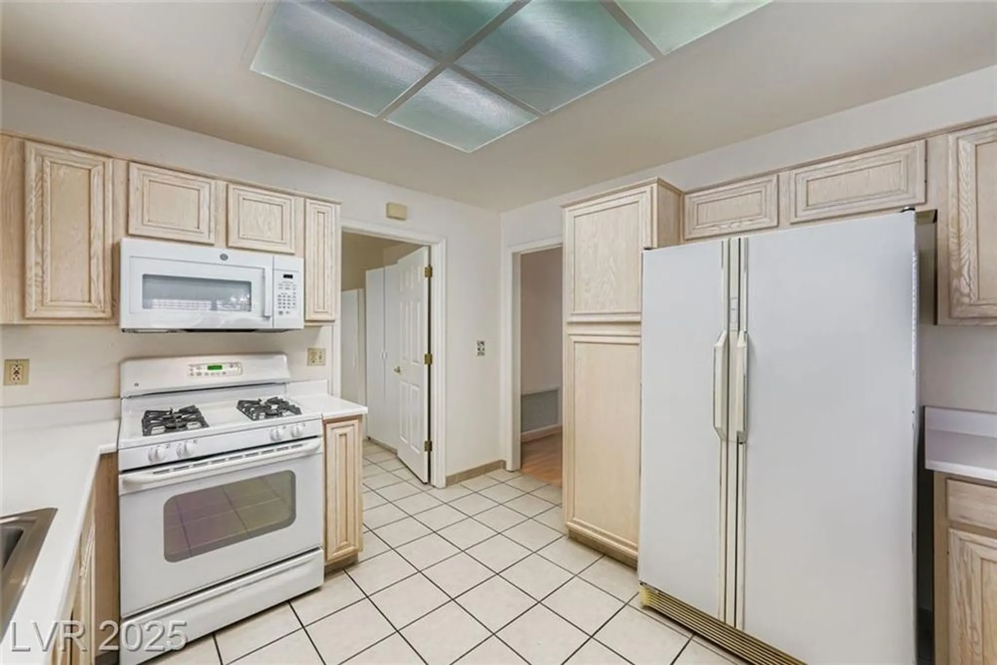 Property Slideshow image 13 of 38 | 8524 gull dr, Las Vegas, NV, 89134