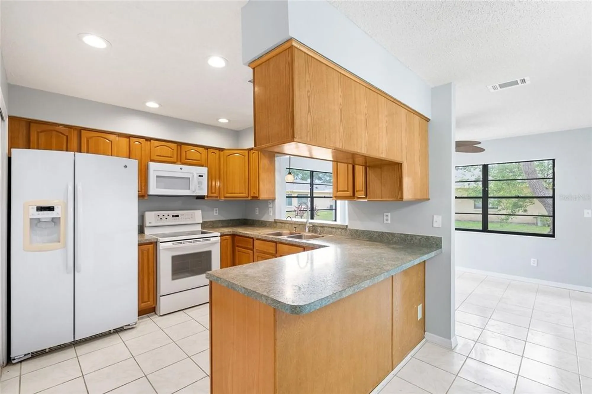 Property Slideshow image 13 of 33 | 1530 ingram dr # 1530, Sun City Center, FL, 33573