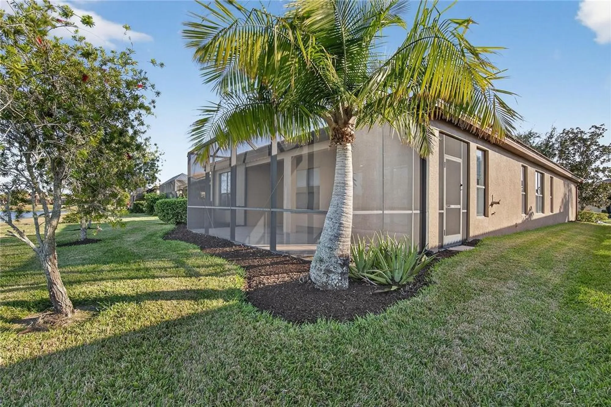 Property Slideshow image 48 of 76 | 331 cedar falls dr, Apollo Beach, FL, 33572