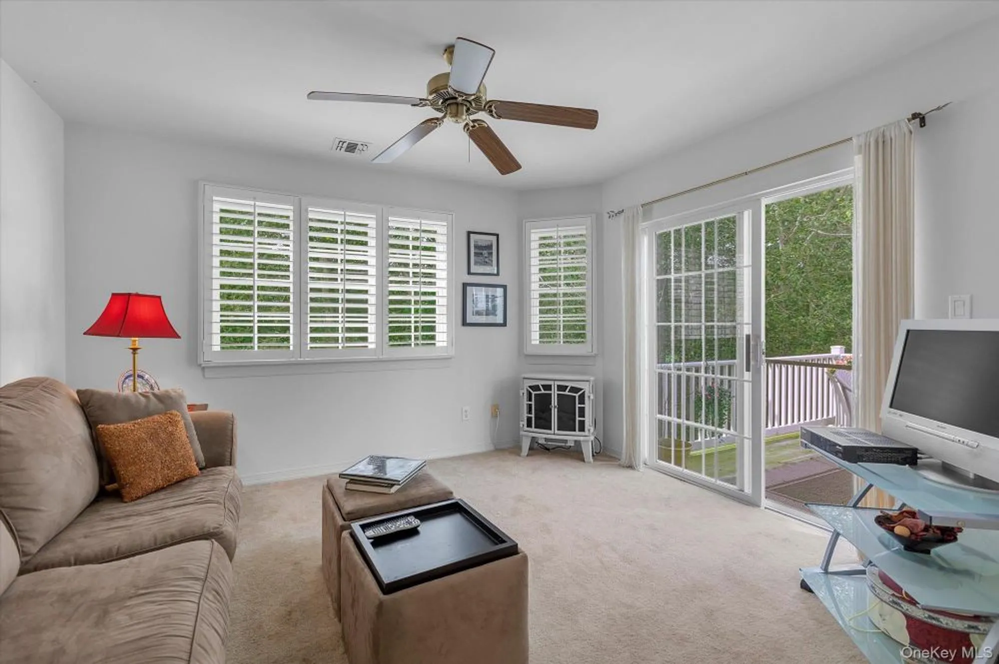 Property Slideshow image 14 of 23 | 4006 saint andrews ave, Riverhead, NY, 11901